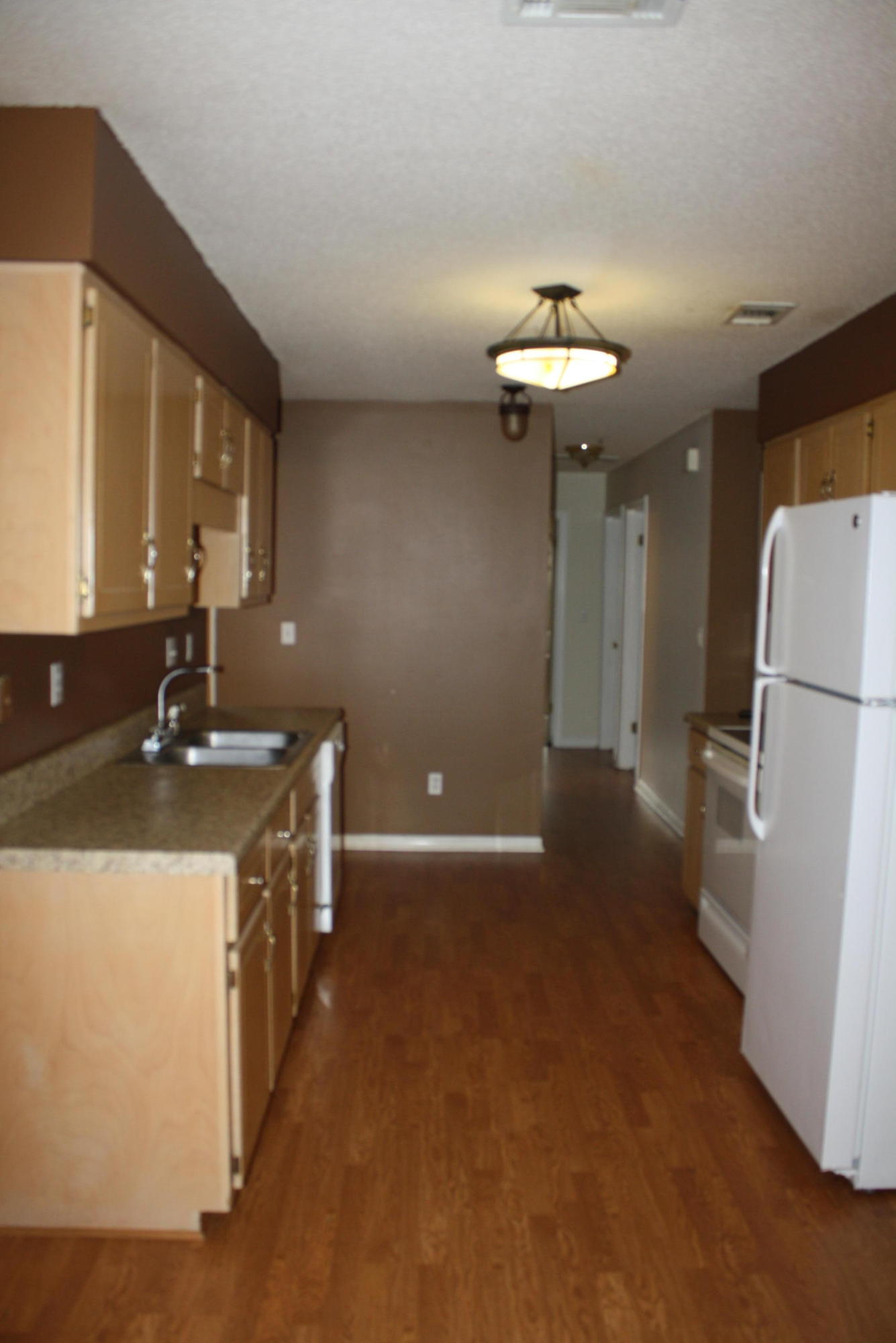 SOUTHWAY ESTATES 1ST ADDN - Residential Lease