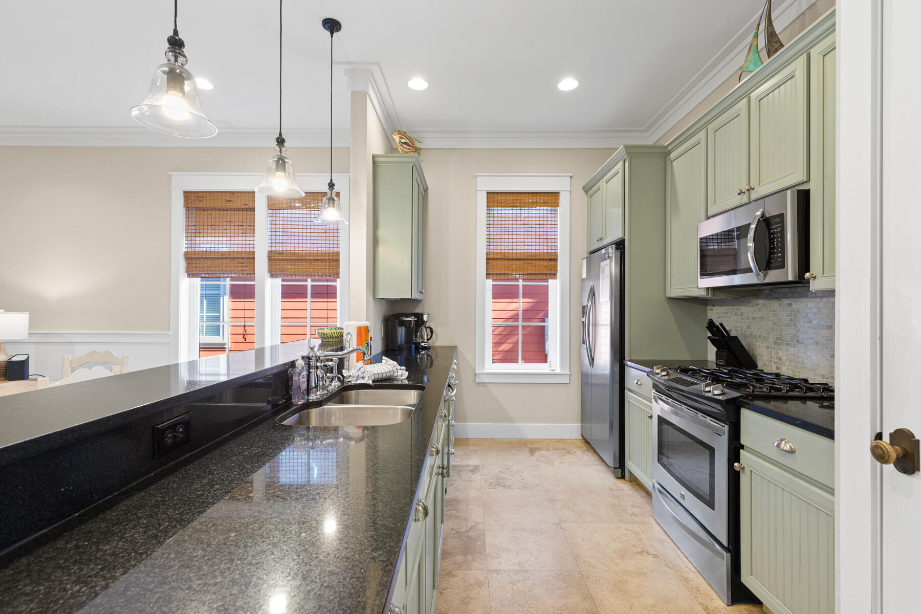 BUNGALOS AT SANDESTIN - Residential