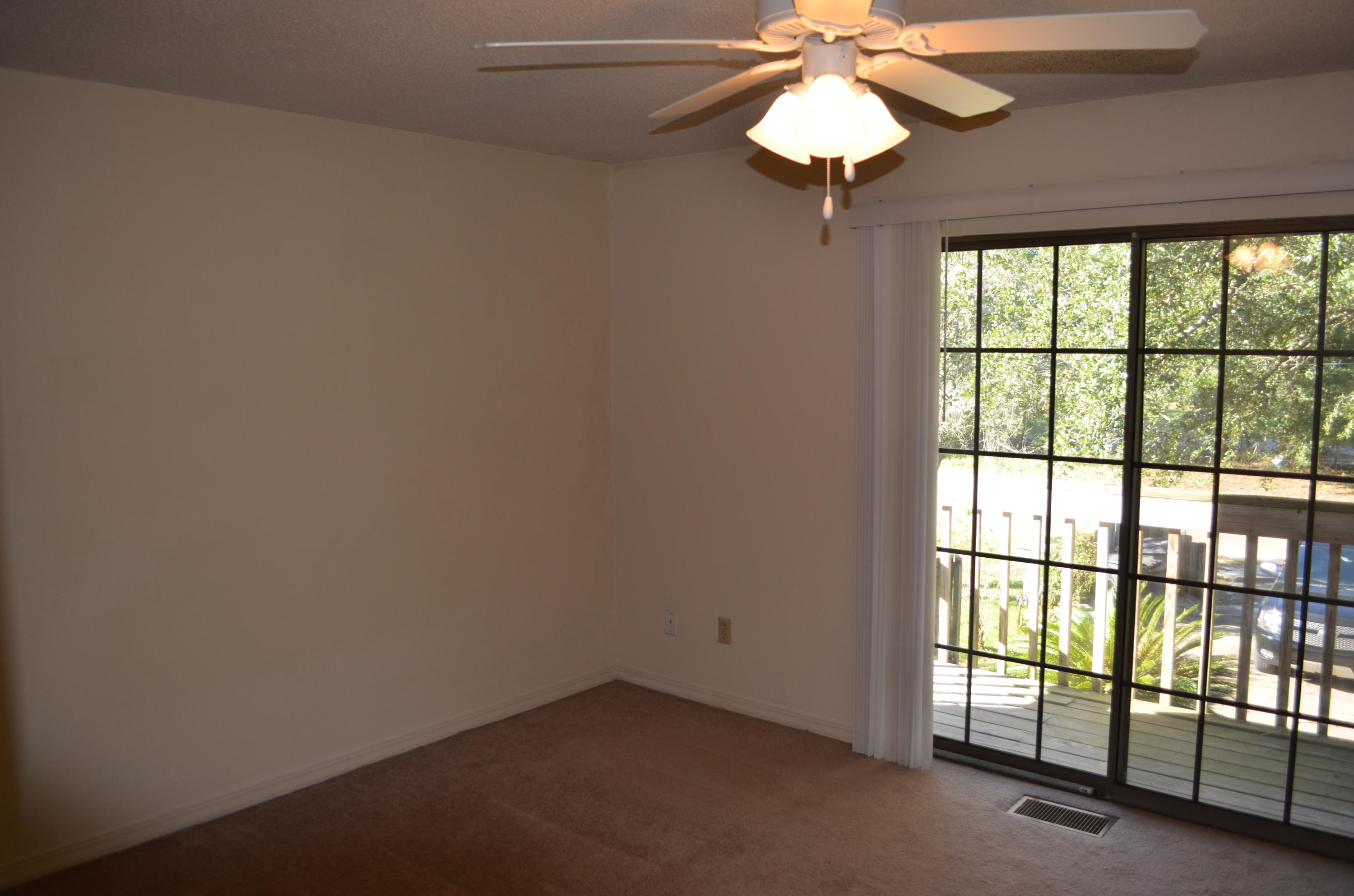 PARKVIEW ESTATES T/H - Residential Lease