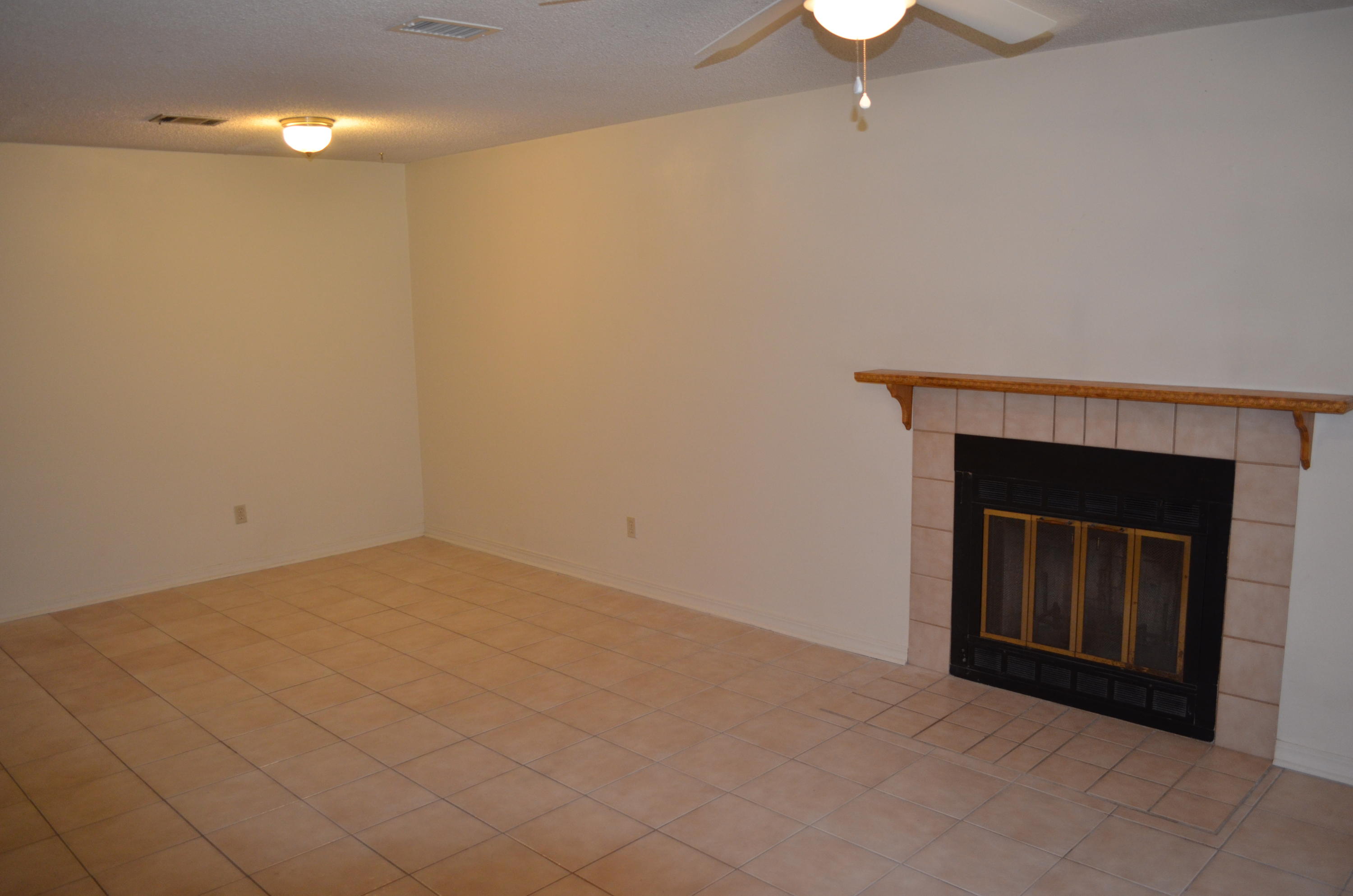 PARKVIEW ESTATES T/H - Residential Lease