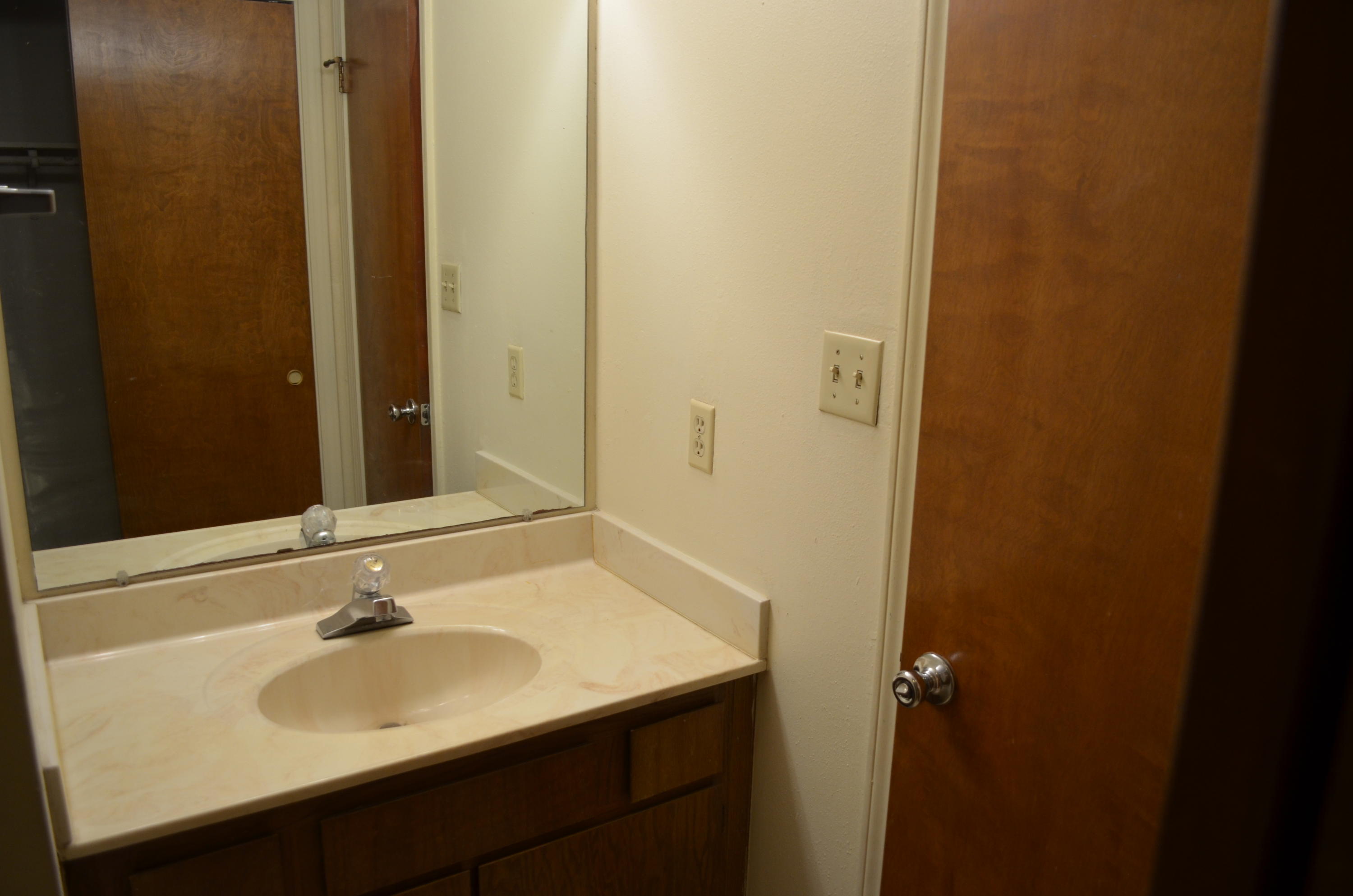 PARKVIEW ESTATES T/H - Residential Lease