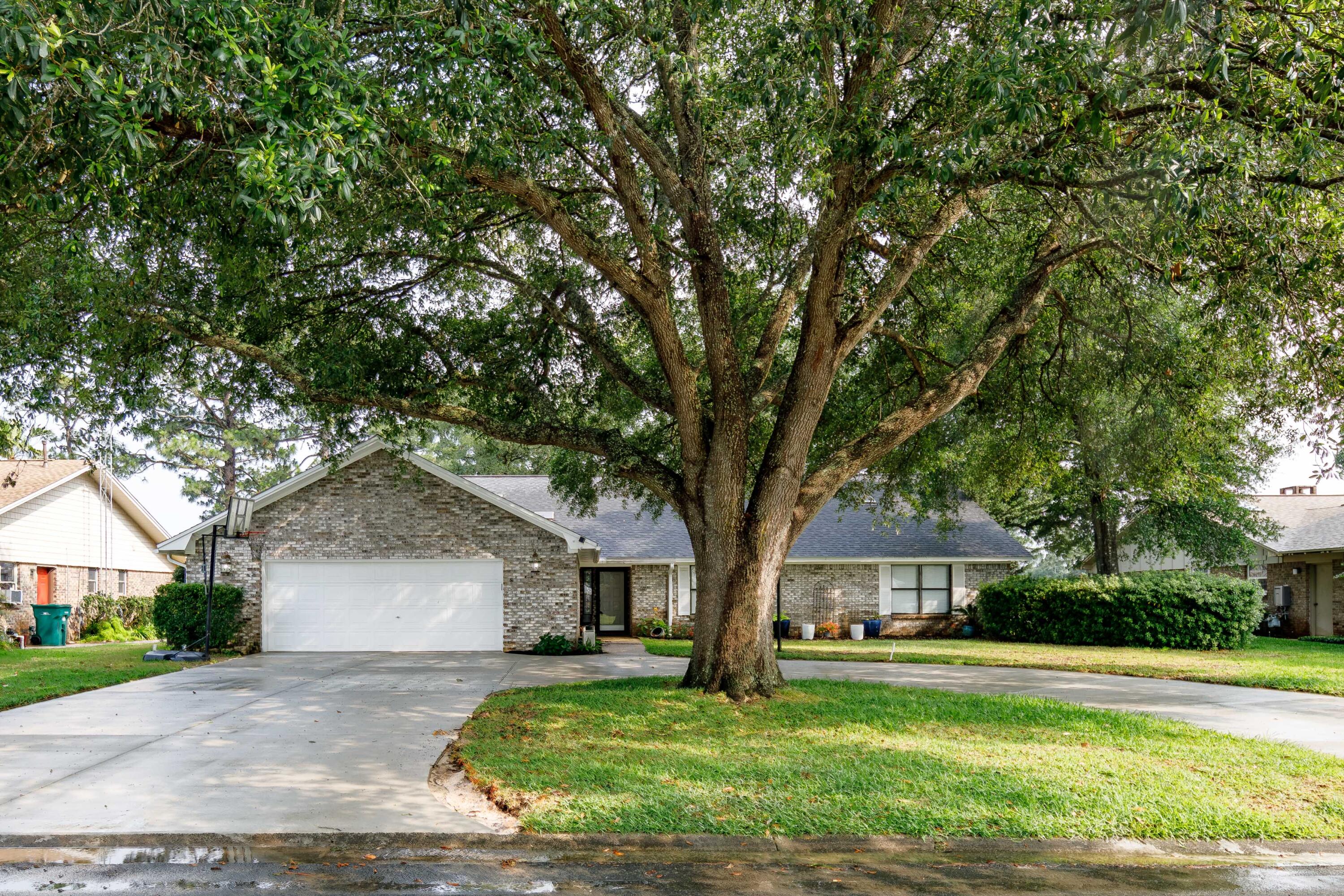 LAKE LORRAINE ESTATES 3 - Residential