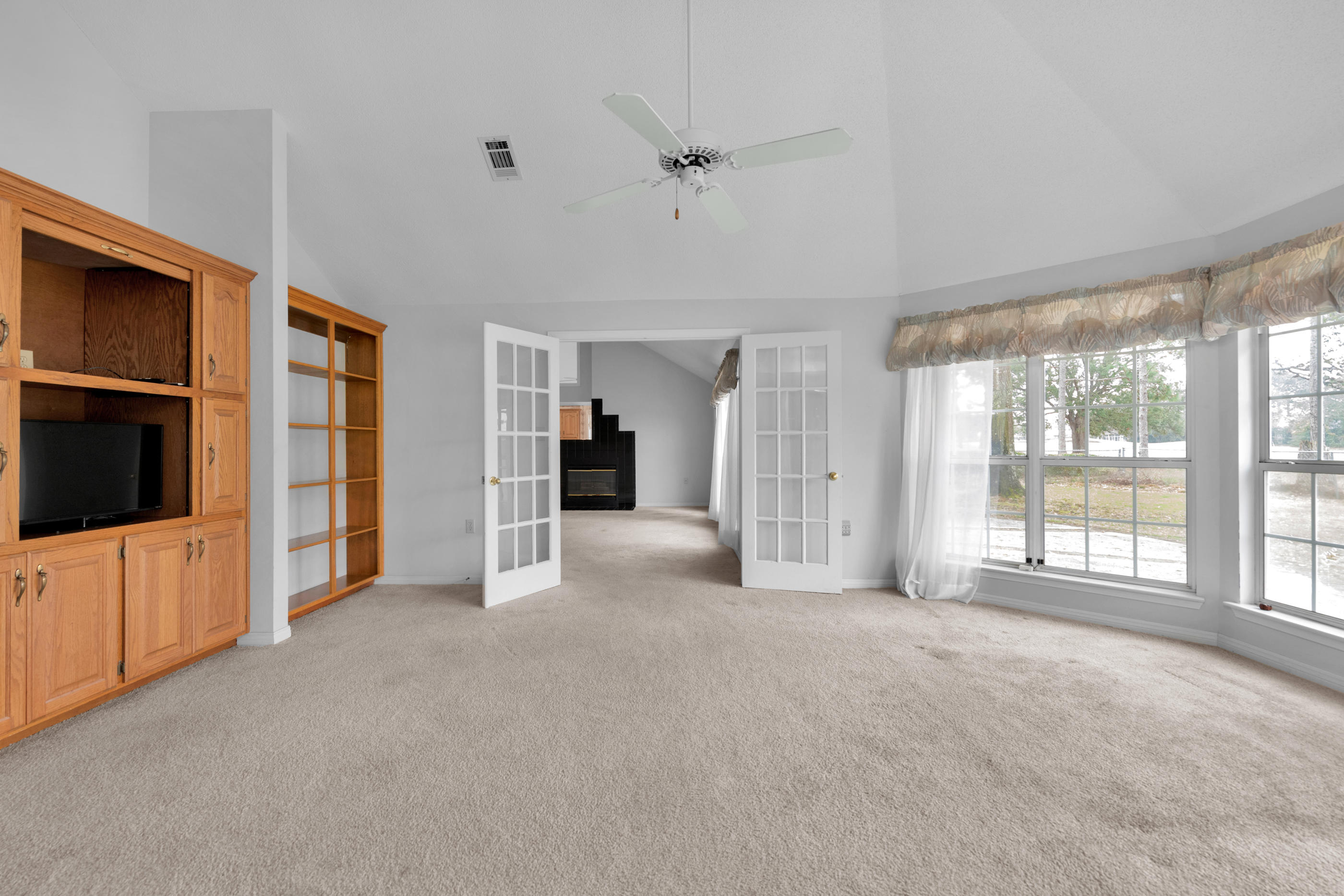 LAKE LORRAINE ESTATES - Residential