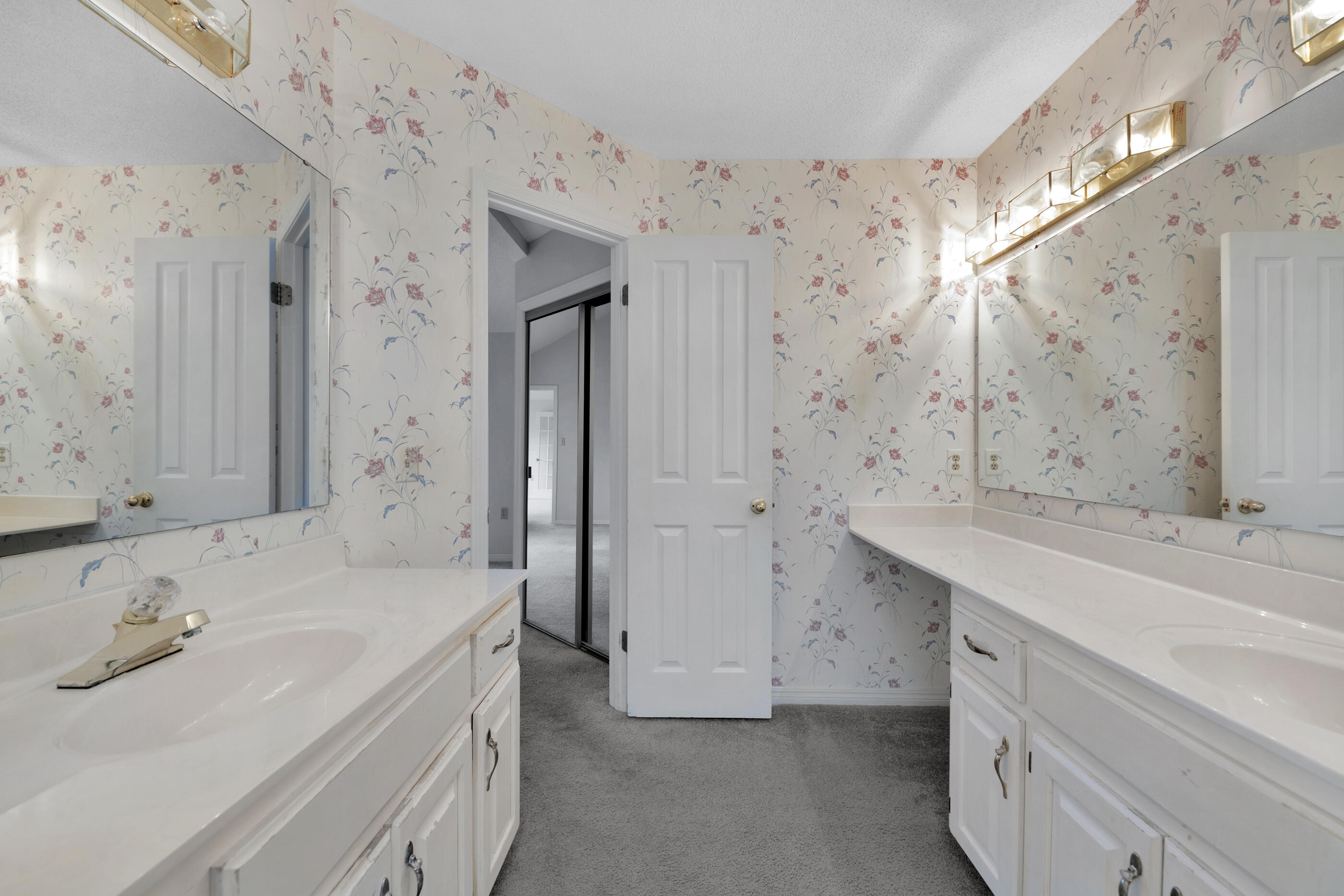 LAKE LORRAINE ESTATES - Residential