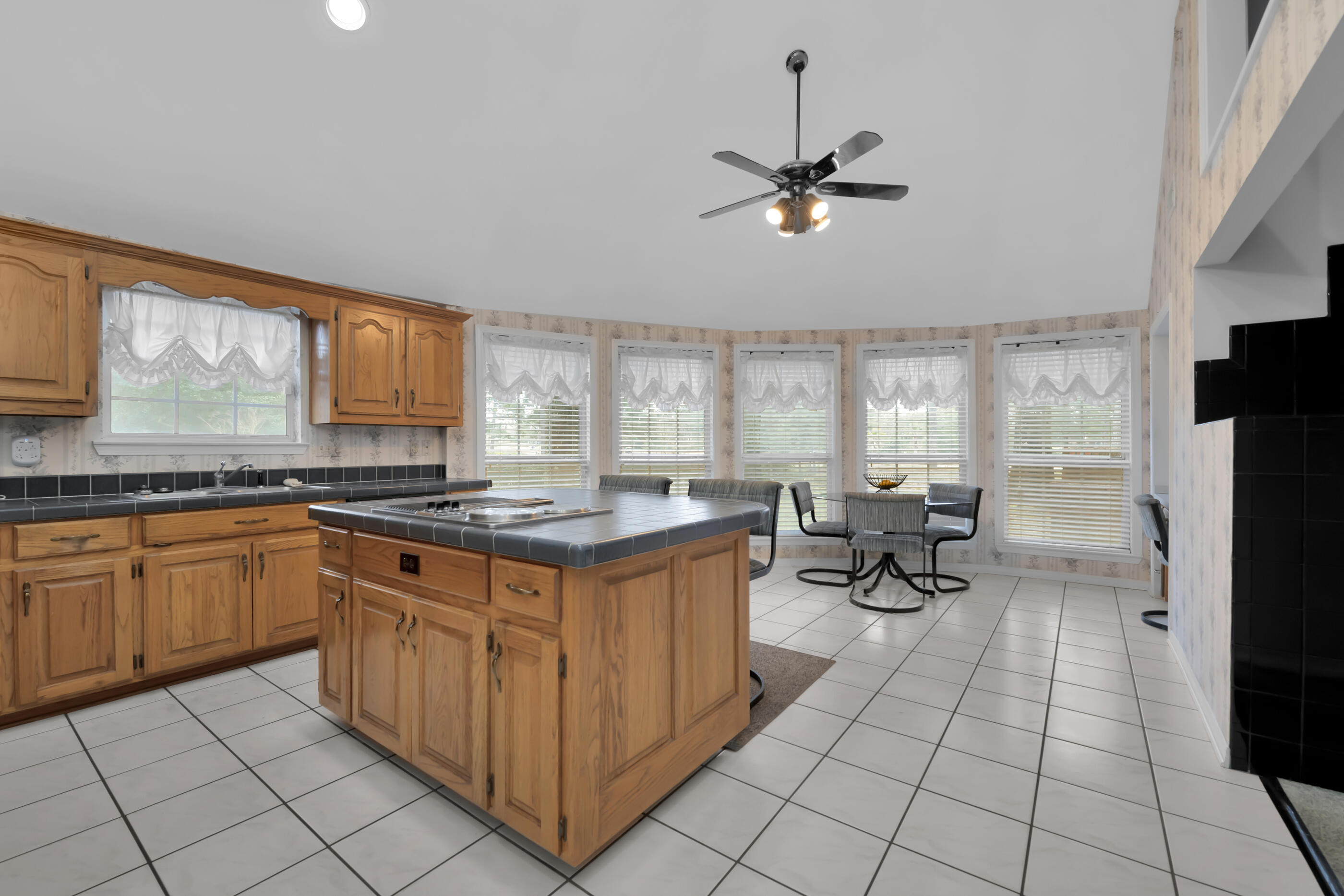 LAKE LORRAINE ESTATES - Residential