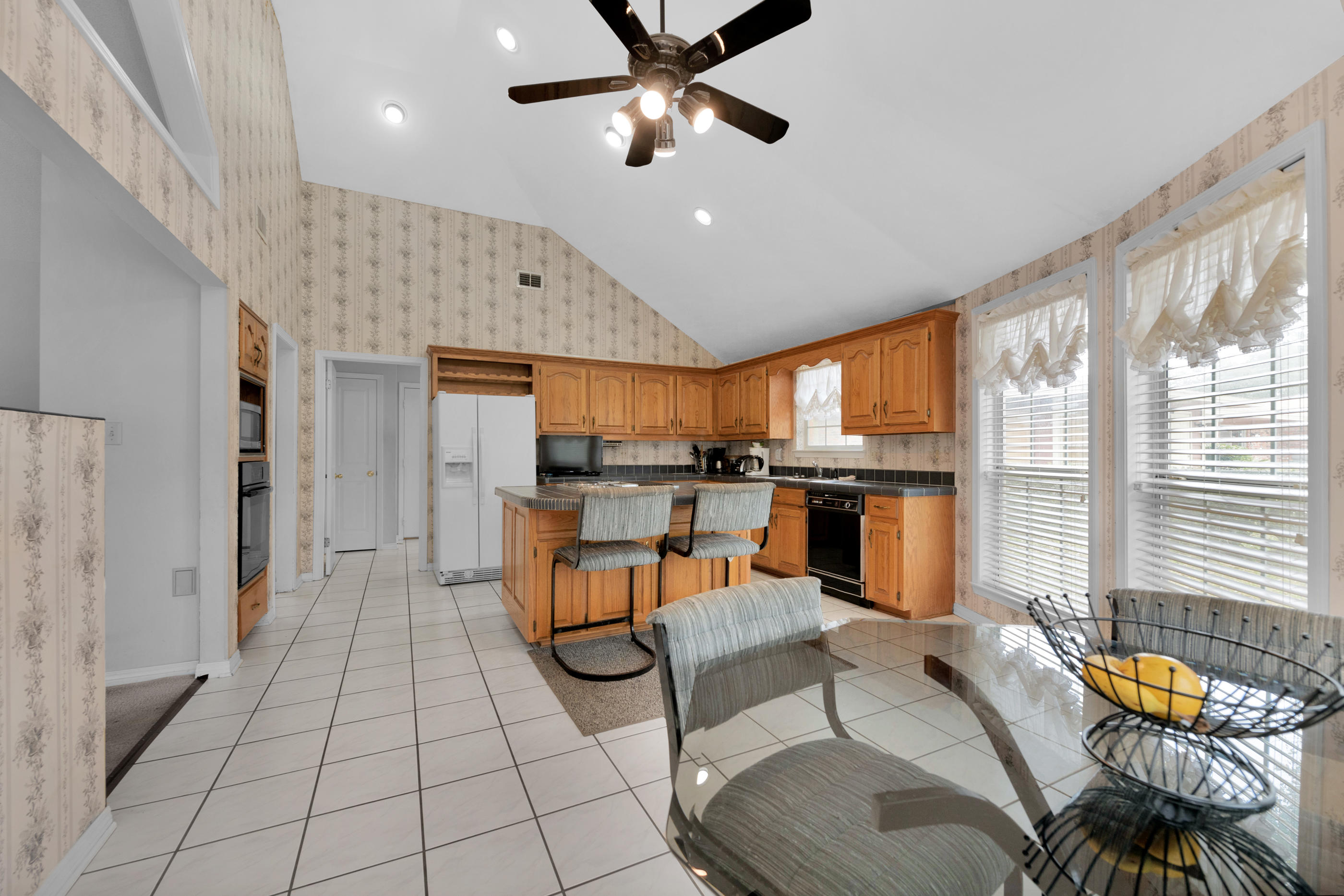 LAKE LORRAINE ESTATES - Residential