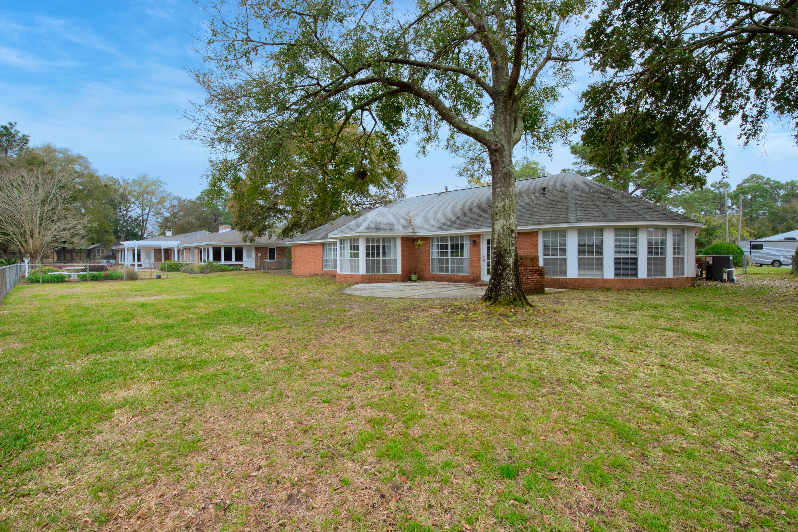 LAKE LORRAINE ESTATES - Residential