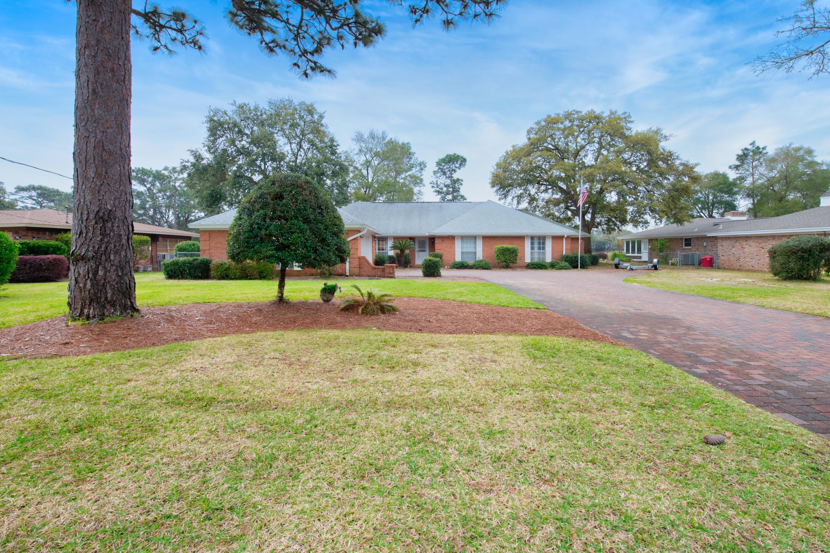 LAKE LORRAINE ESTATES - Residential