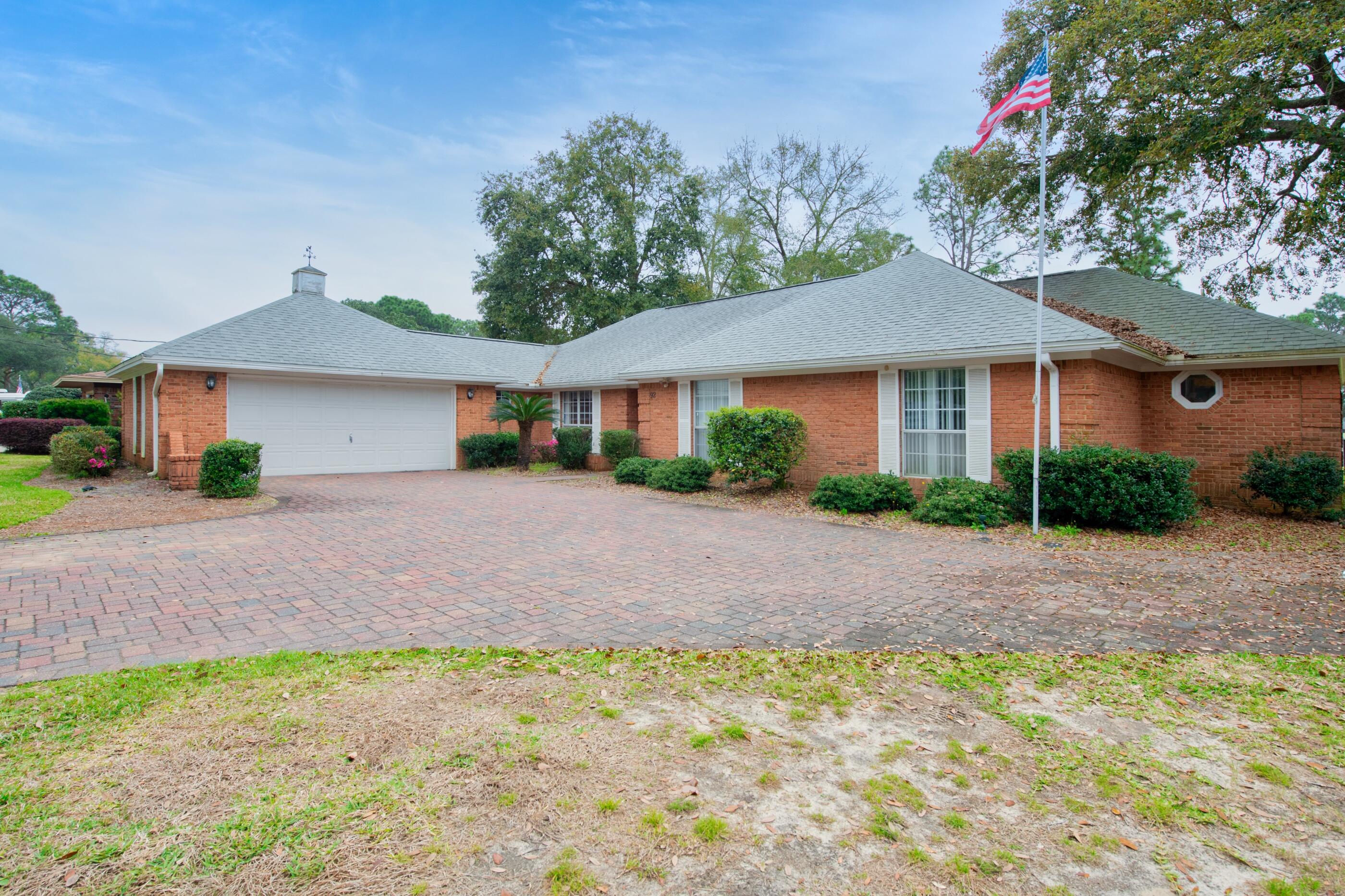LAKE LORRAINE ESTATES - Residential