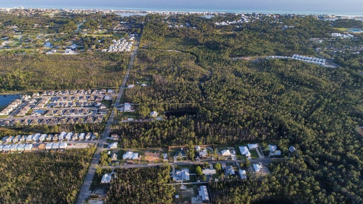 THOMPSON PLANTATION - Land
