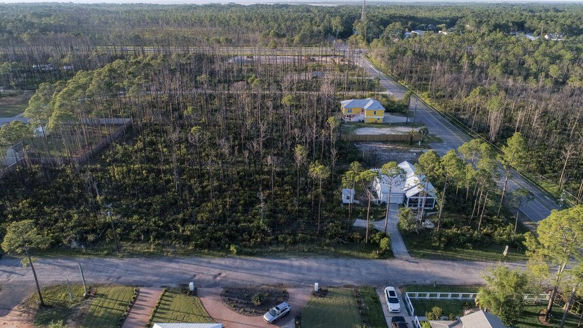THOMPSON PLANTATION - Land