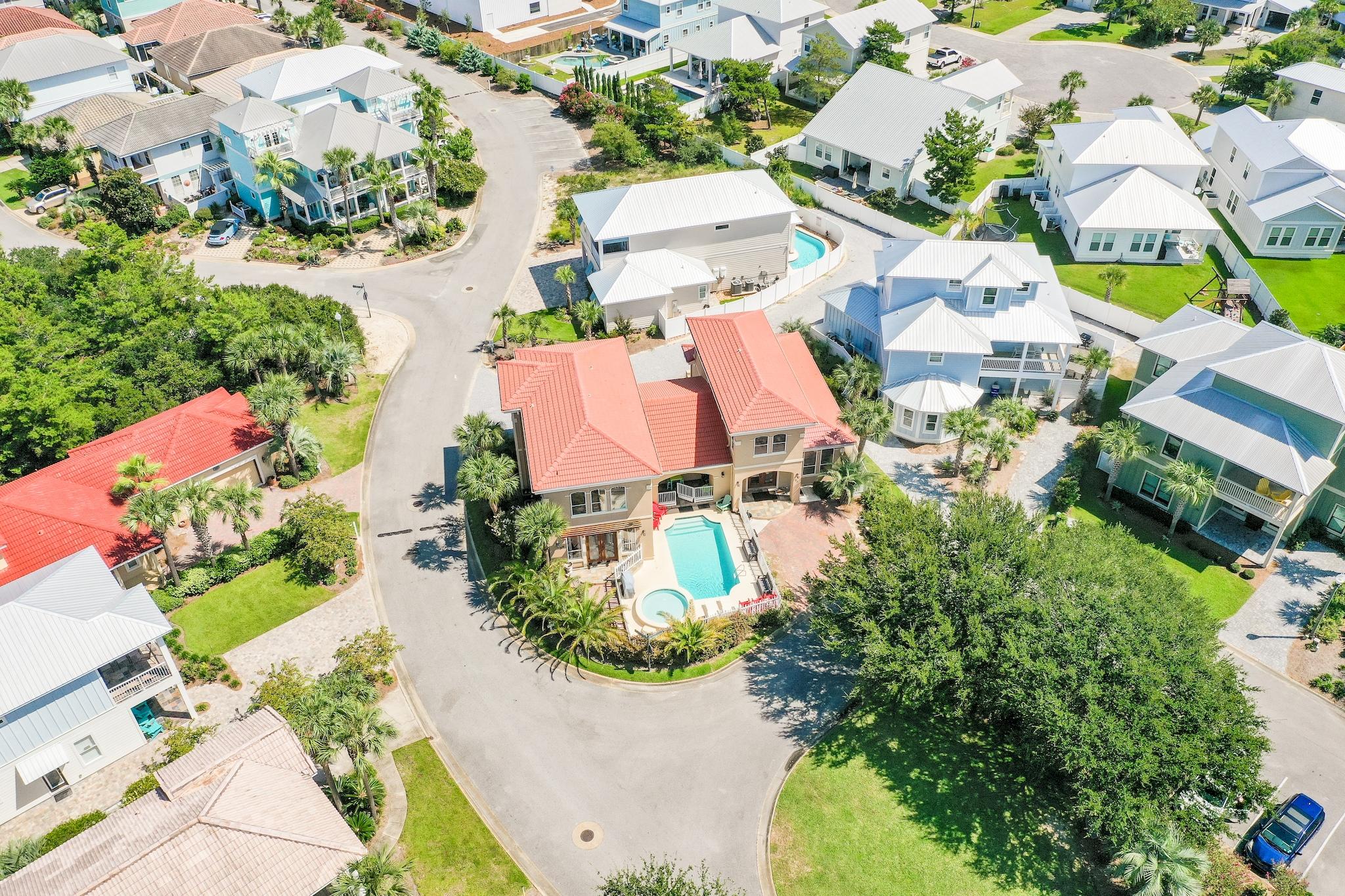 EMERALD WATERS VILLAGE - Residential