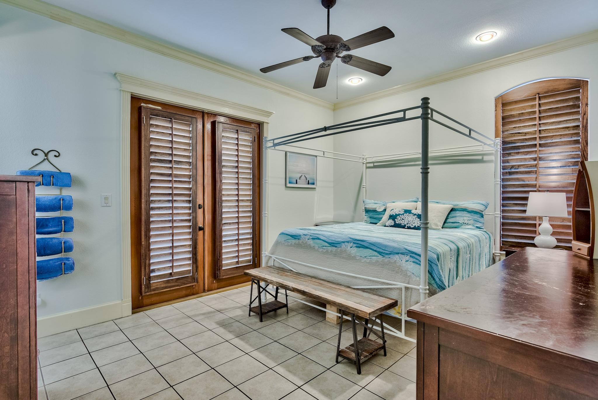 EMERALD WATERS VILLAGE - Residential