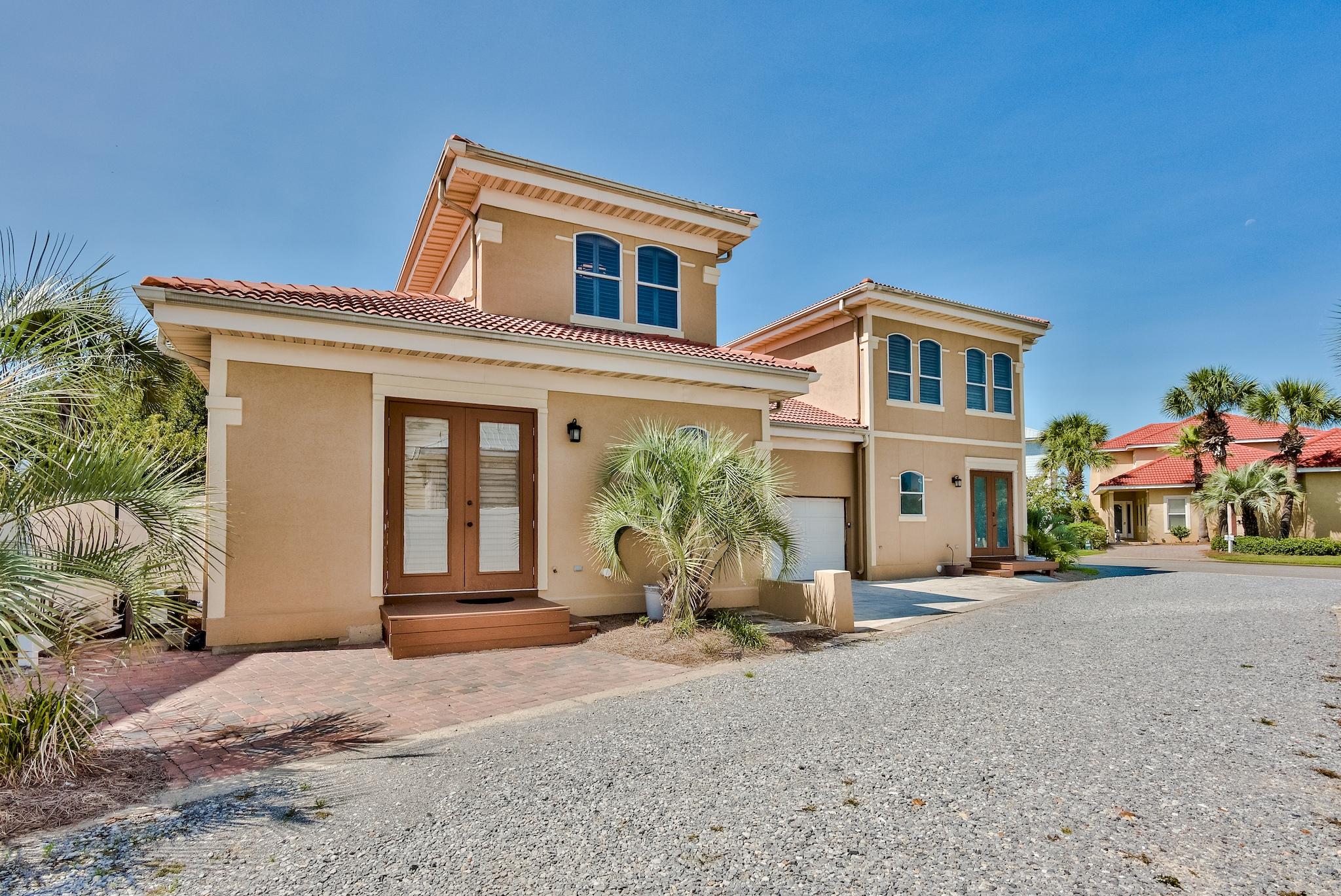 EMERALD WATERS VILLAGE - Residential
