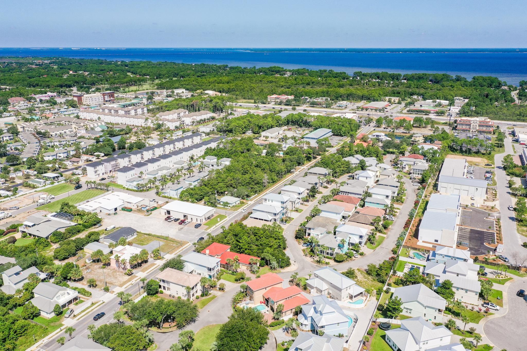 EMERALD WATERS VILLAGE - Residential