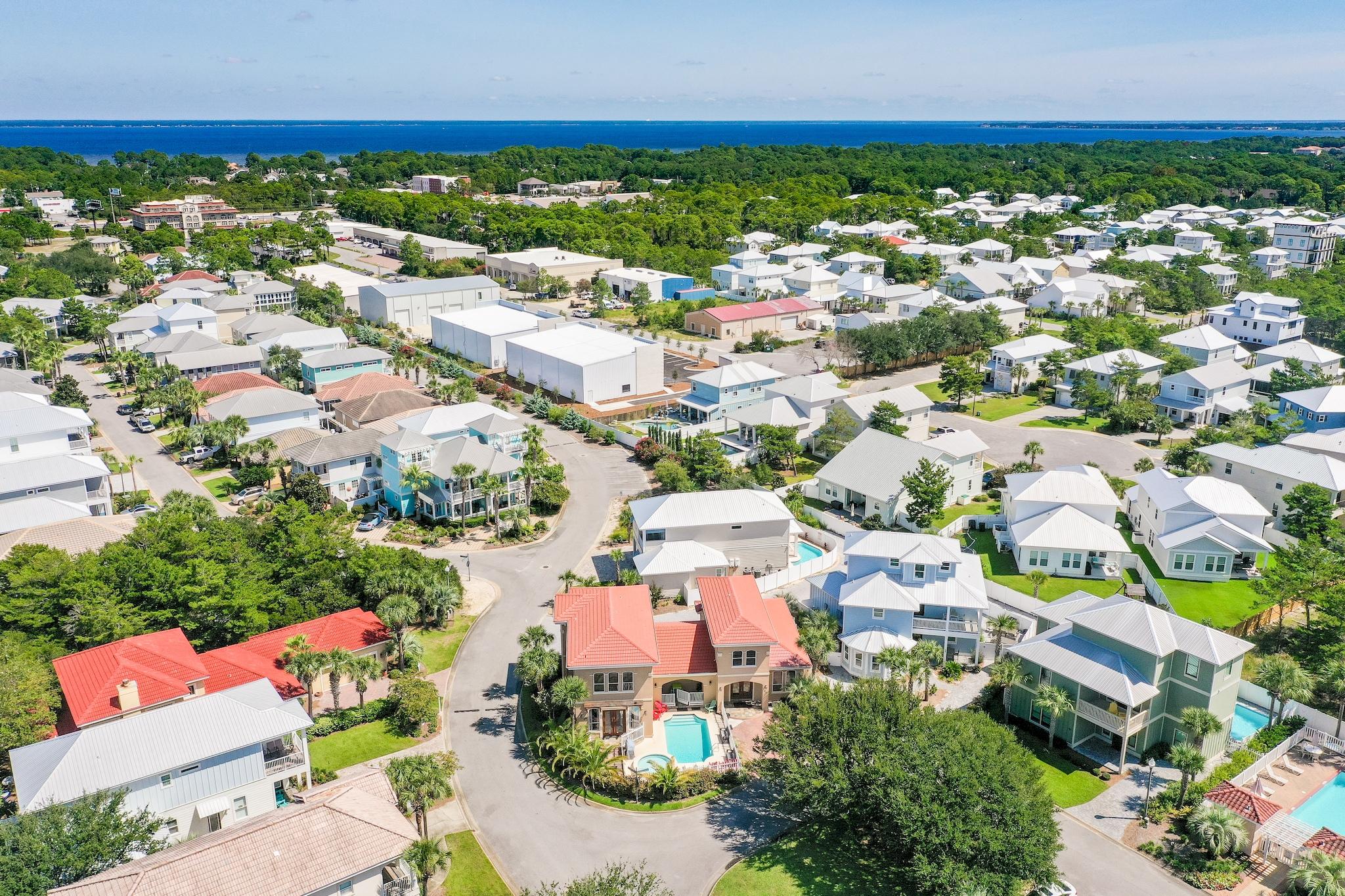 EMERALD WATERS VILLAGE - Residential