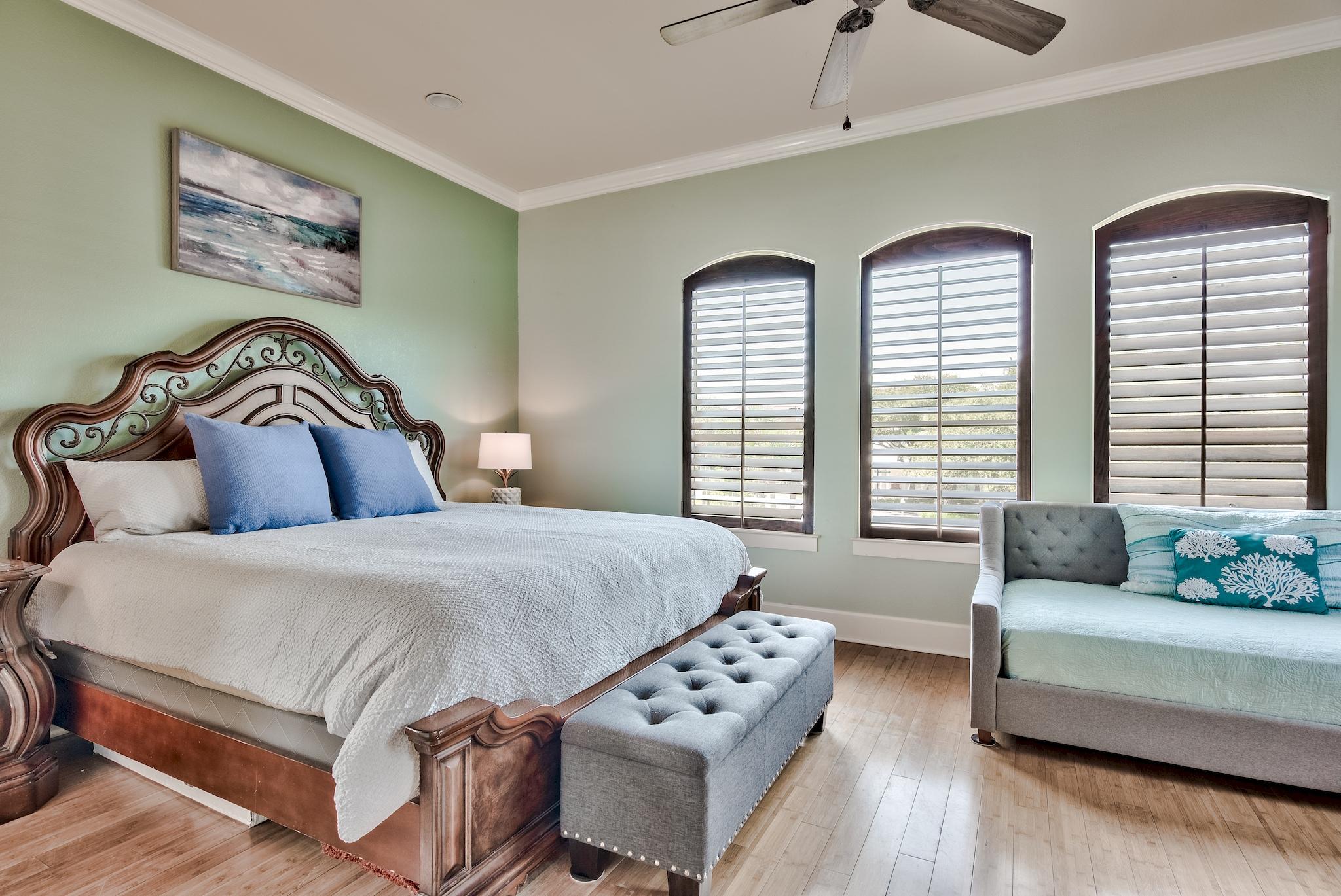 EMERALD WATERS VILLAGE - Residential