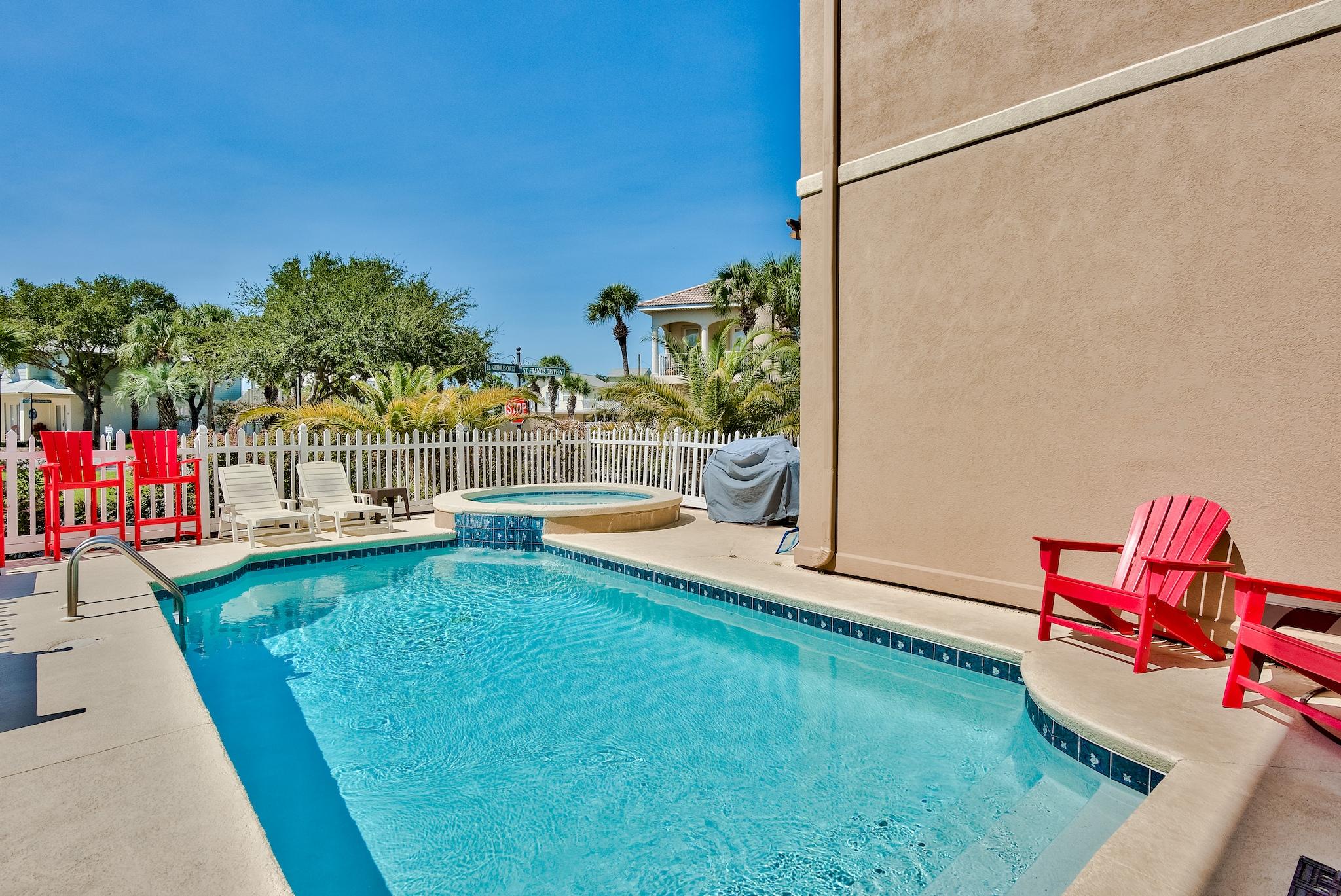 EMERALD WATERS VILLAGE - Residential