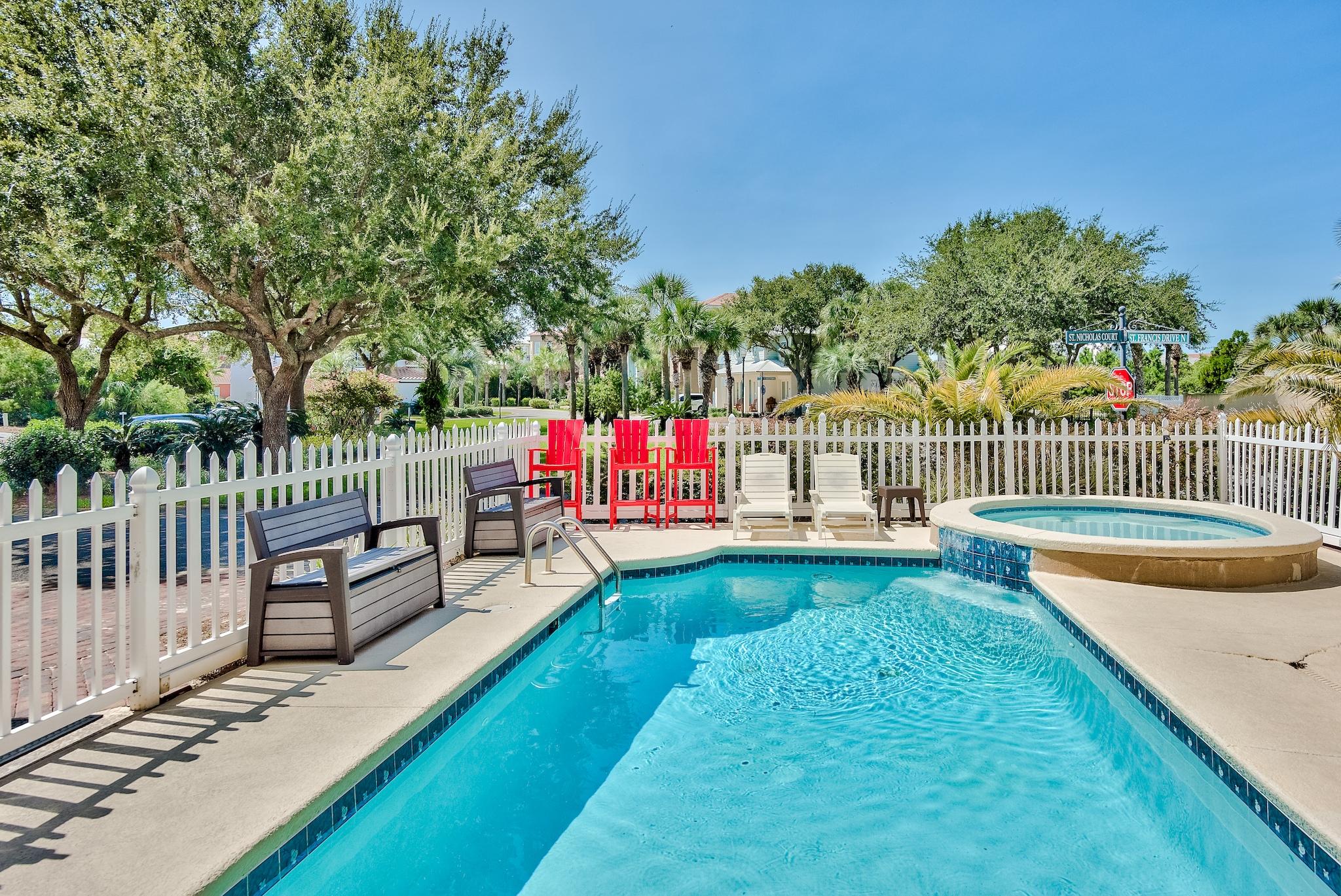EMERALD WATERS VILLAGE - Residential
