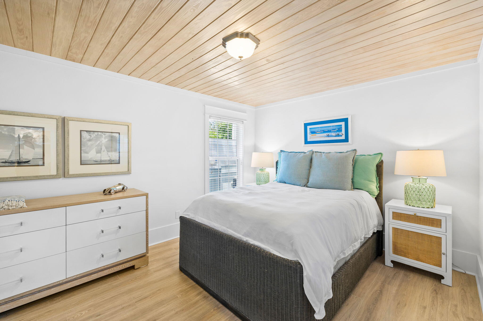 SEAGROVE SHORES 4TH ADD - Residential