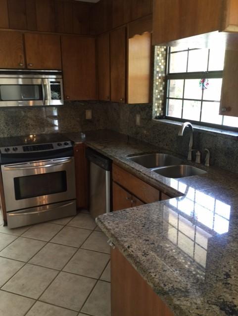 CRESCENT SHORES - Residential Lease