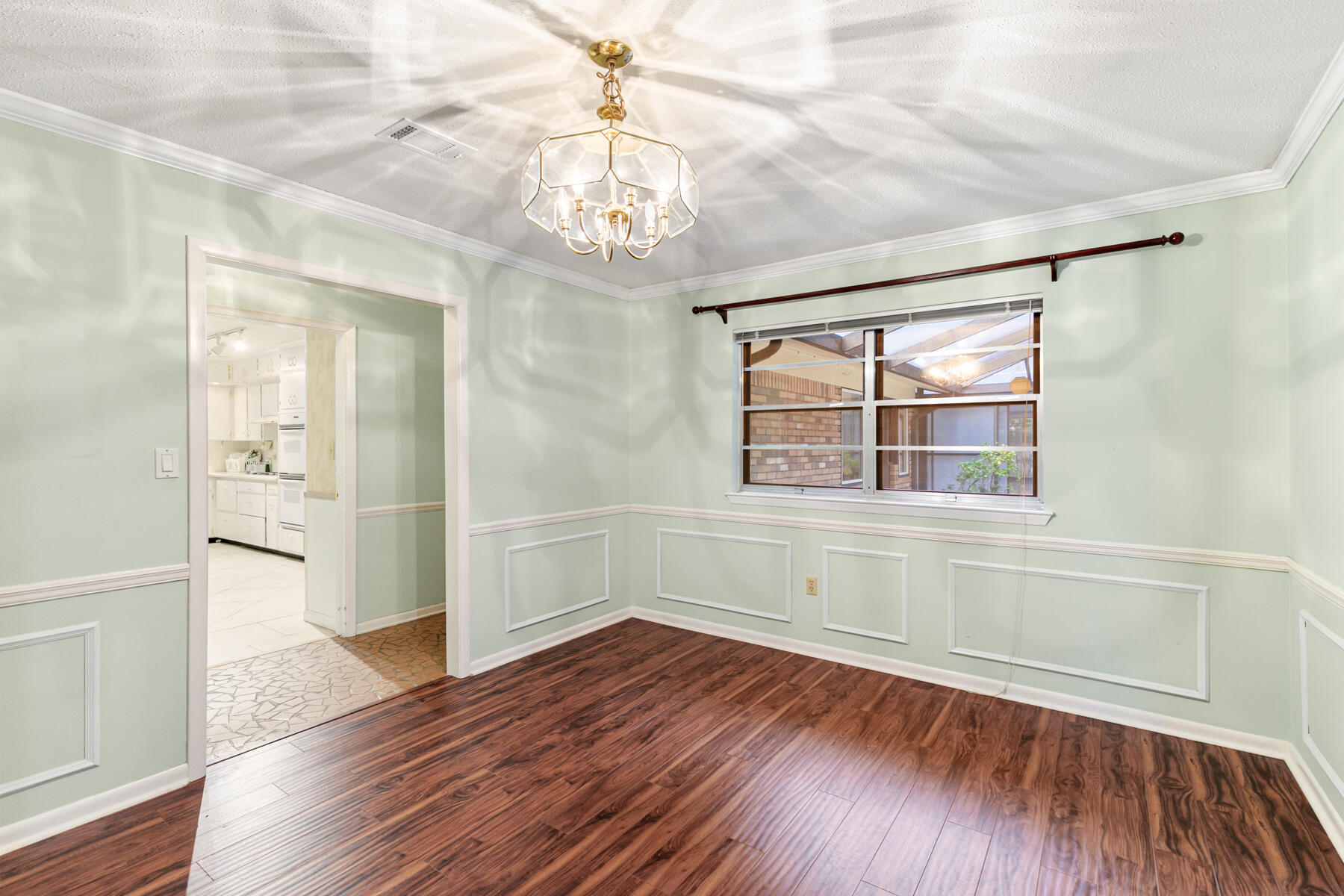 COUNTRY CLUB ESTATES - Residential