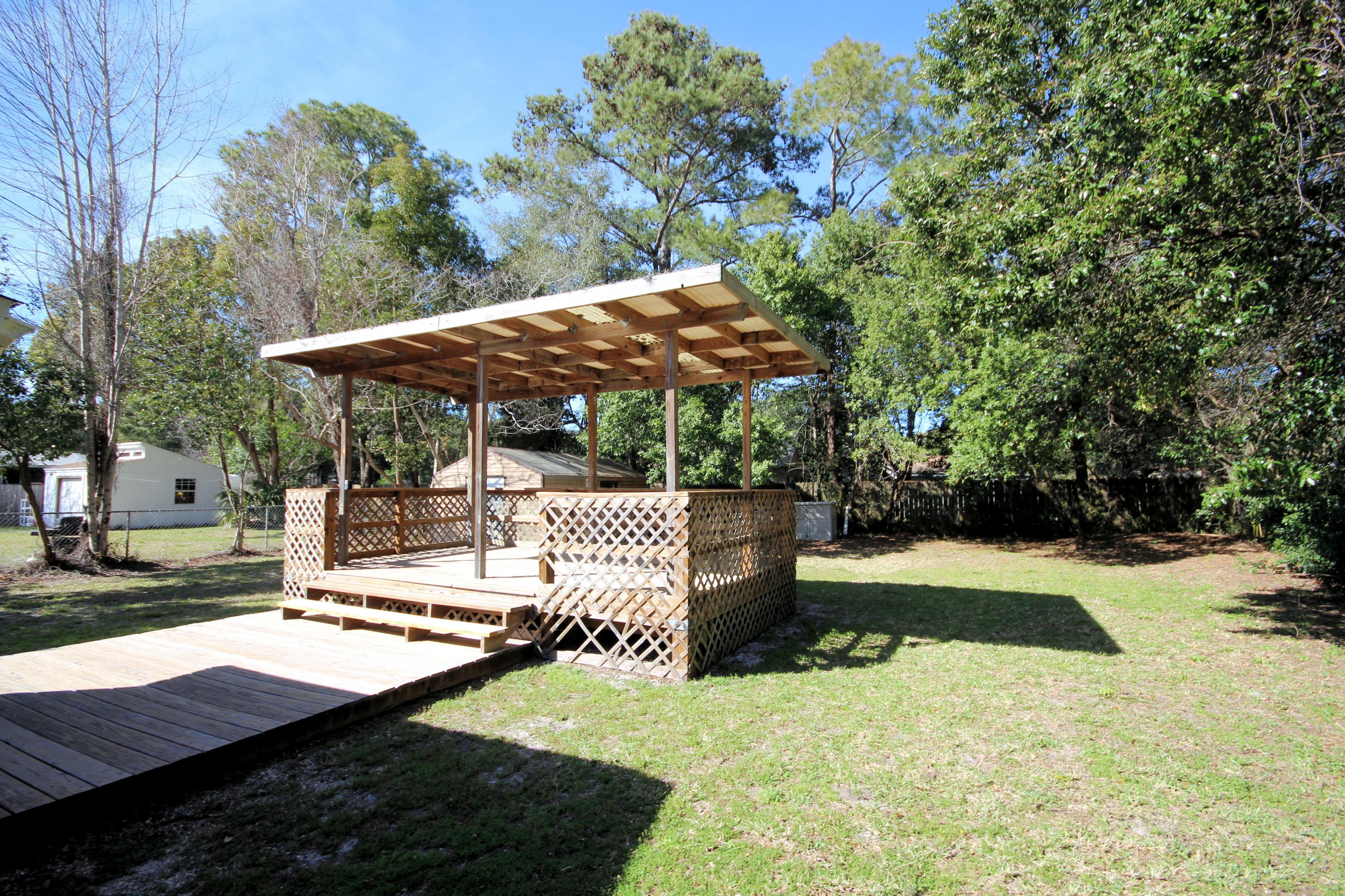ELLIOTTS POINT 4TH ADDN - Residential