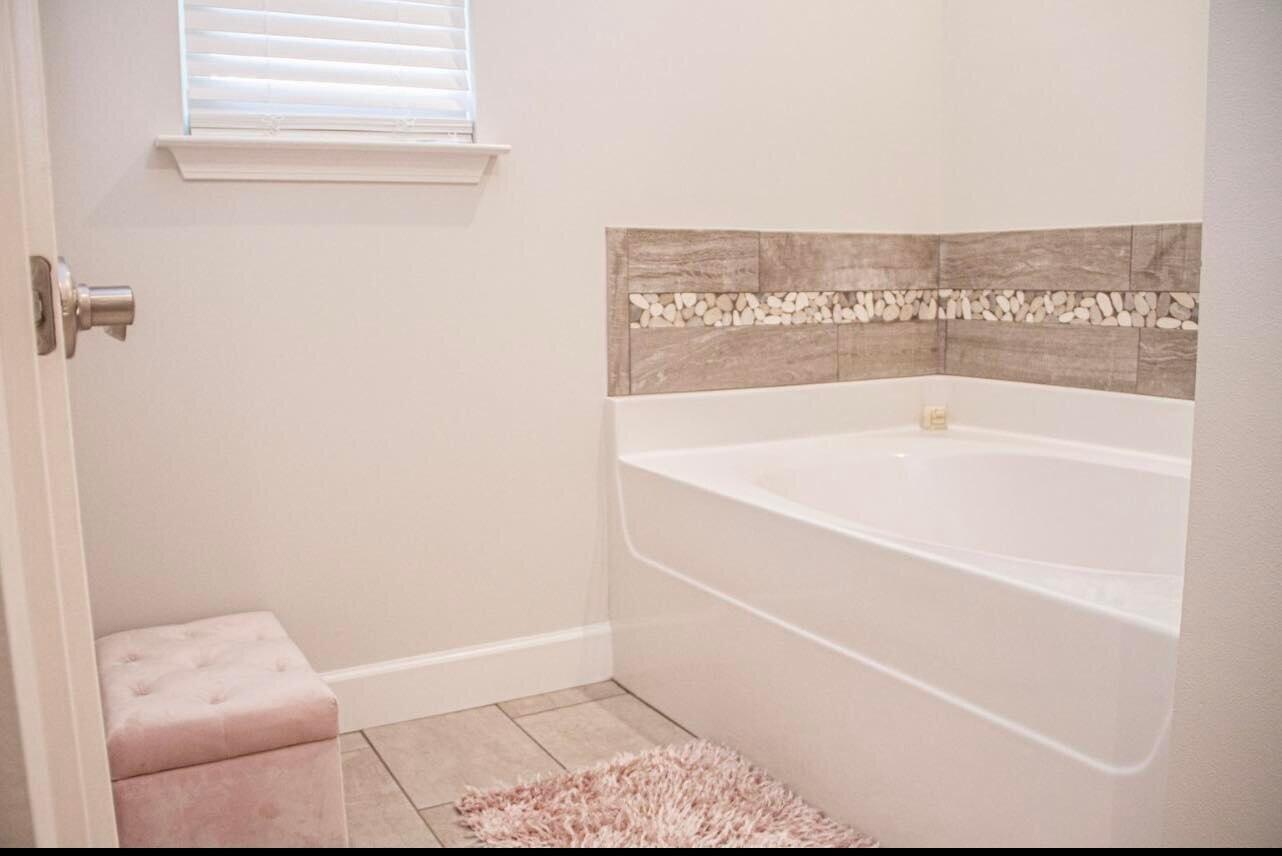 NO RECORDED SUBDIVISION - Residential Lease