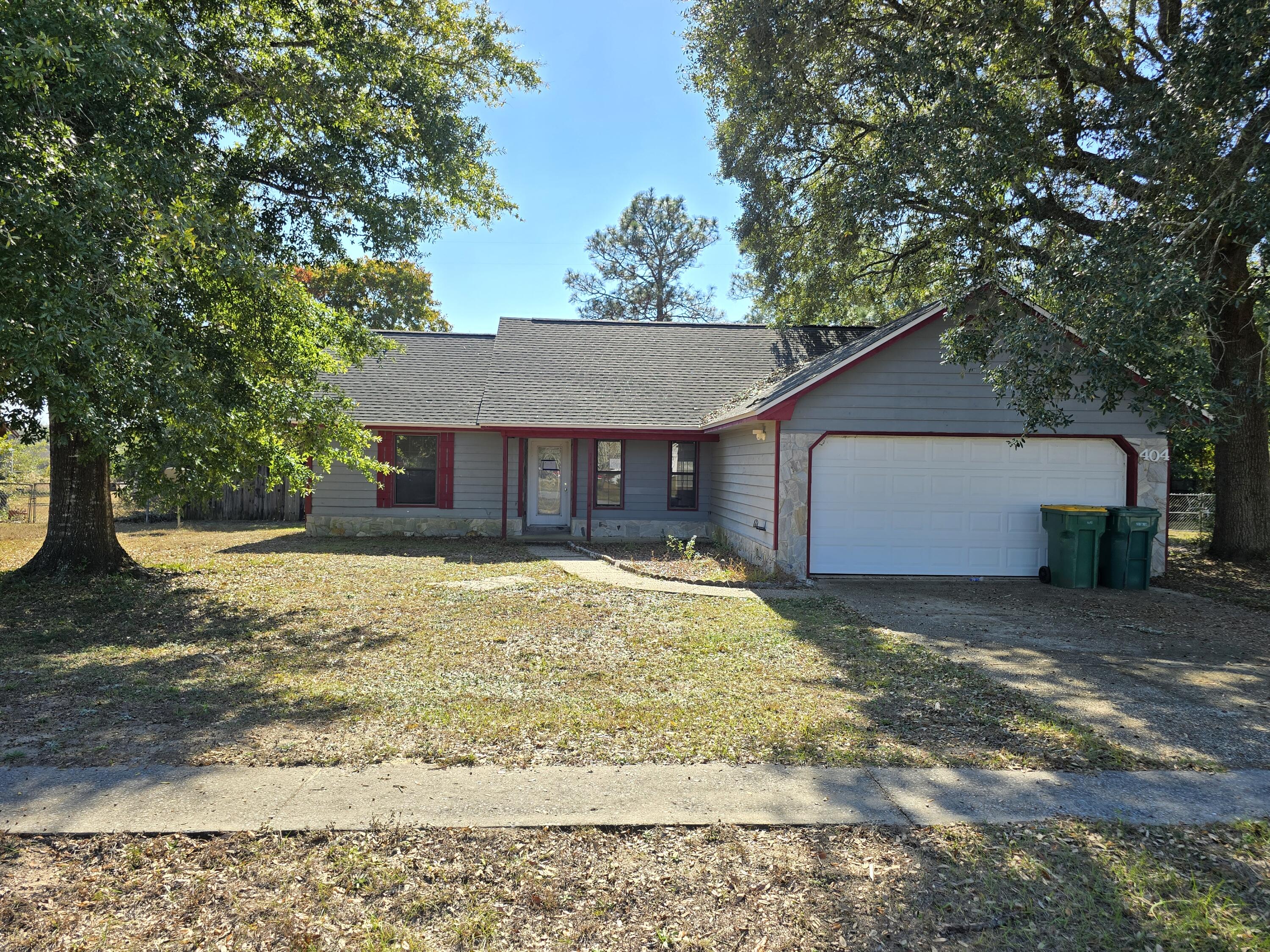 Three bedroom, two bath home on nearly one half acre in Crestview. Located in close proximity to Hwy 85, Interstate 10, medical, shopping & dining.
