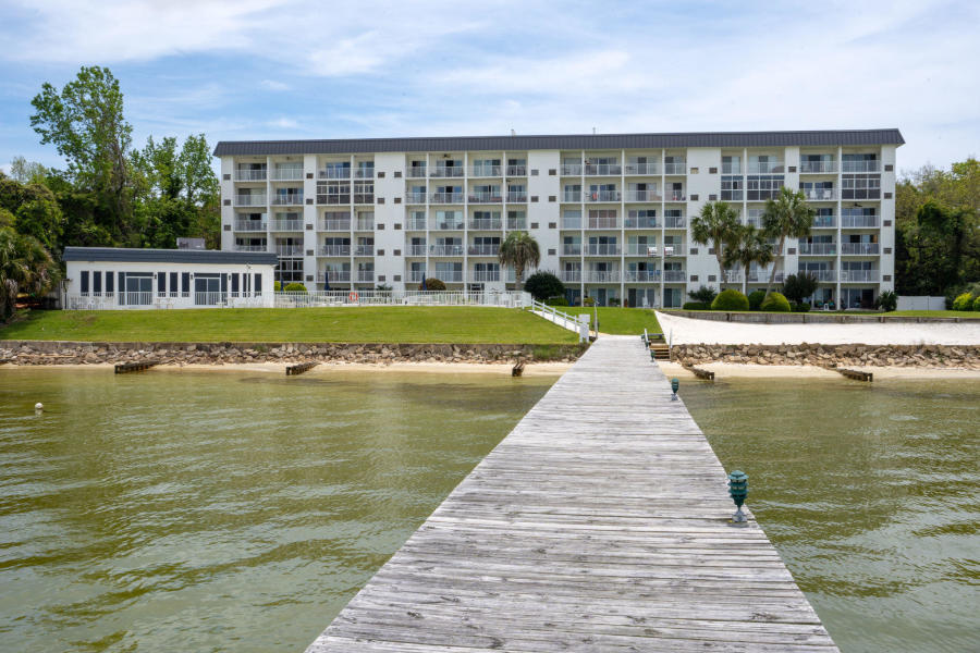VALENCIA CONDO - Residential