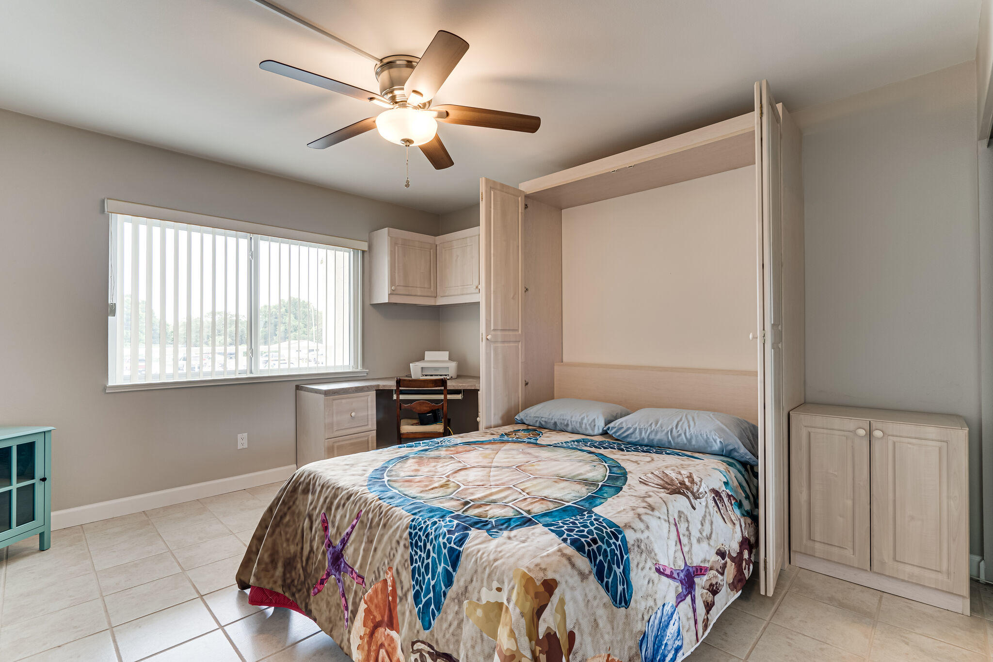 VALENCIA CONDO - Residential