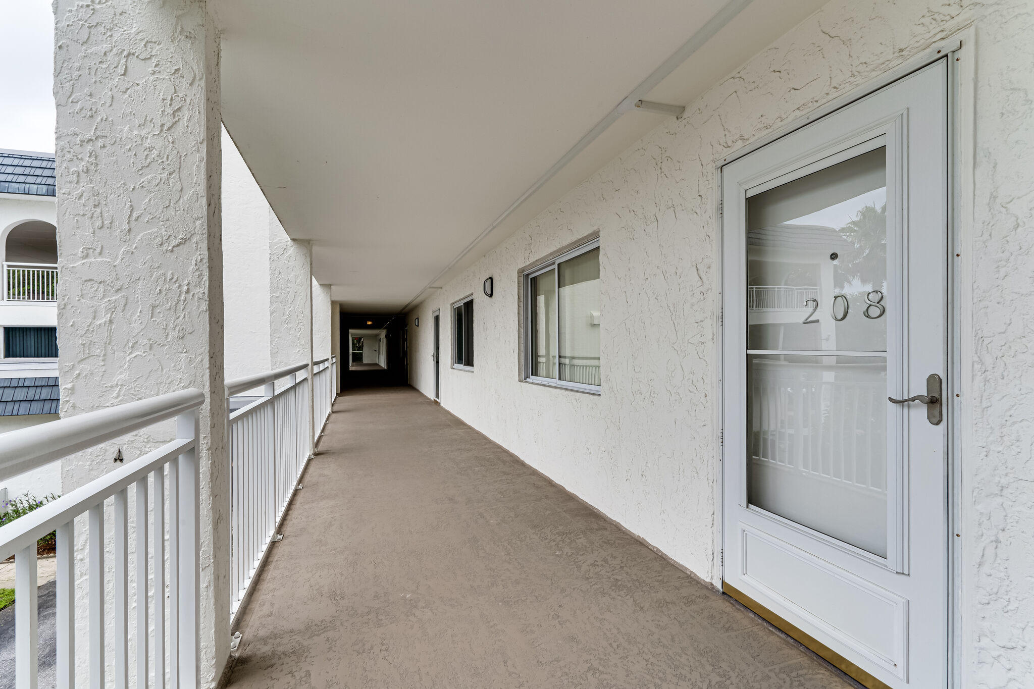 VALENCIA CONDO - Residential