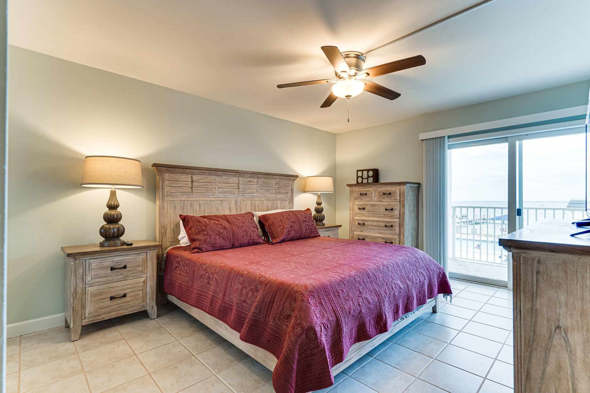 VALENCIA CONDO - Residential