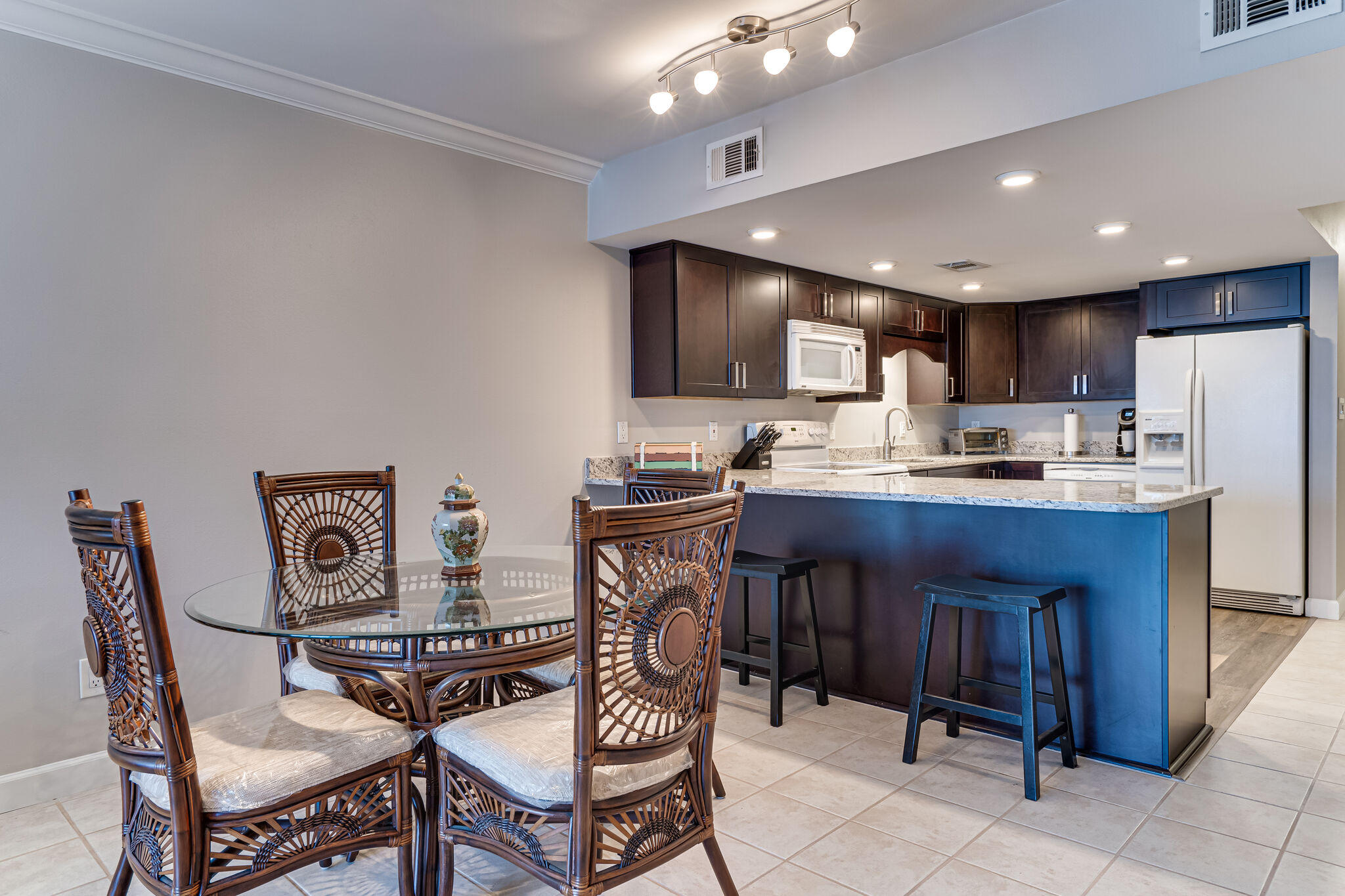VALENCIA CONDO - Residential