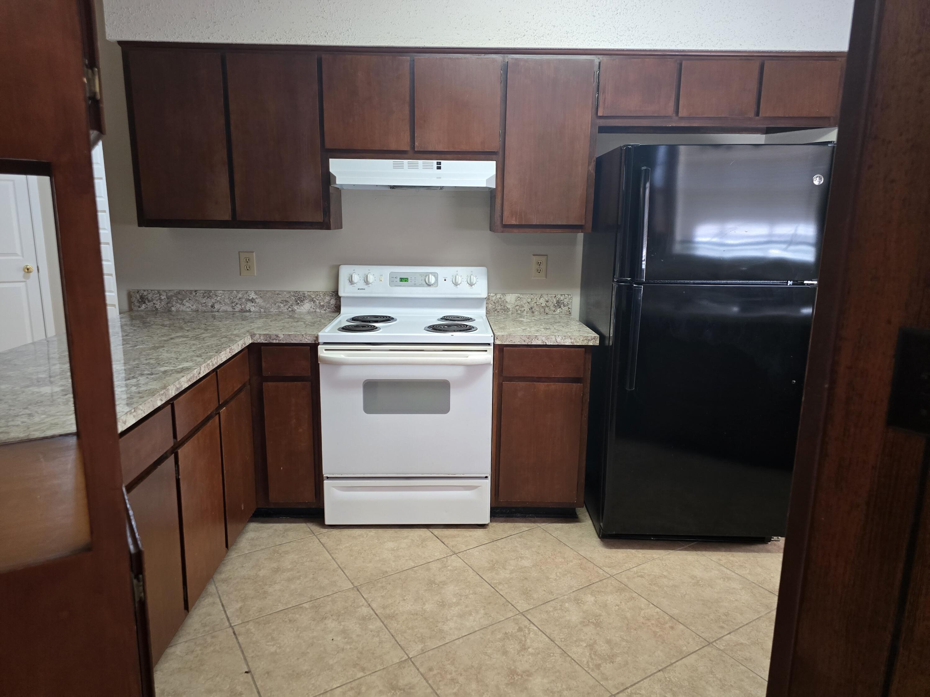 BERKSHIRE WOODS - Residential Lease