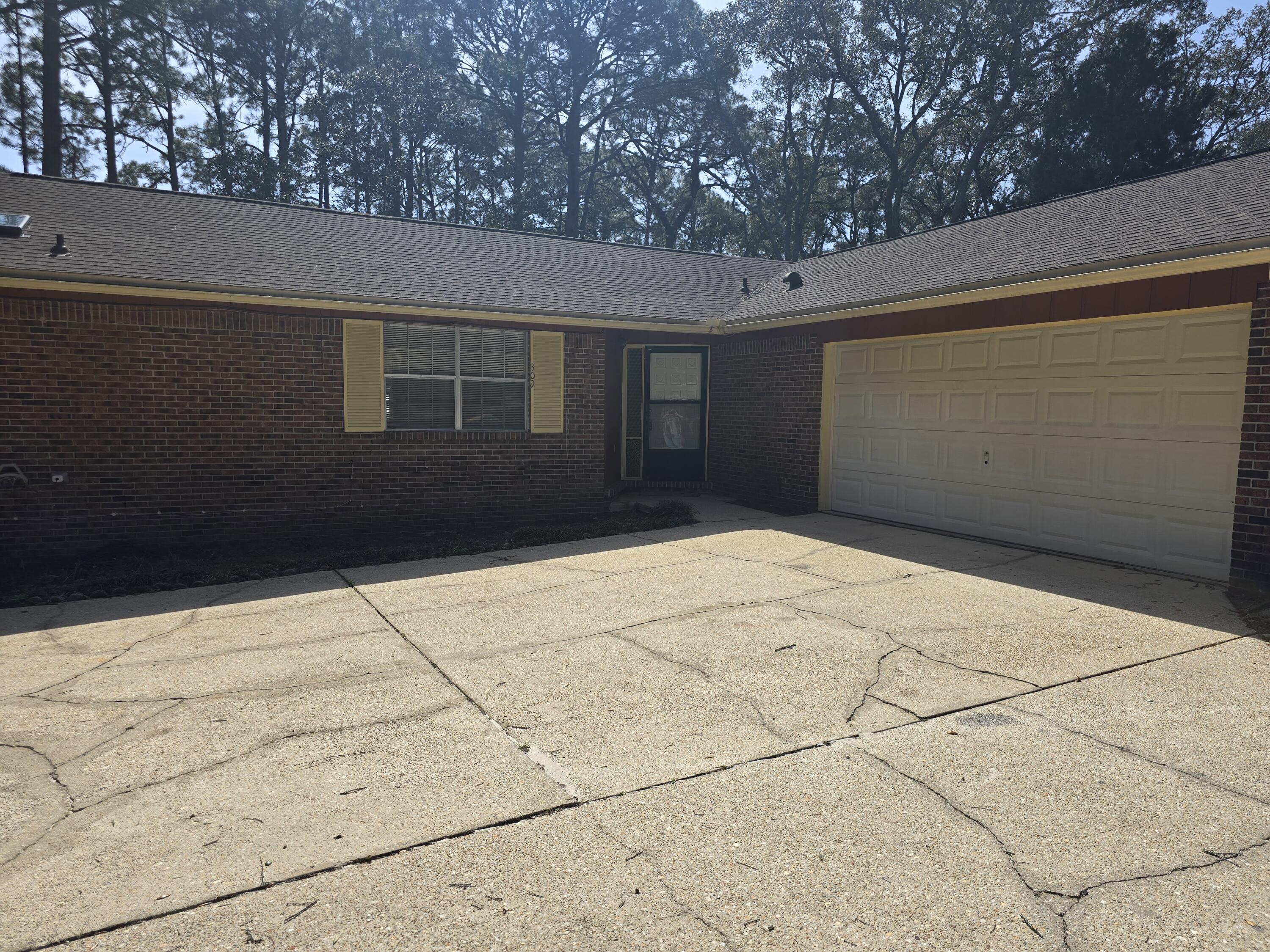 BERKSHIRE WOODS - Residential Lease