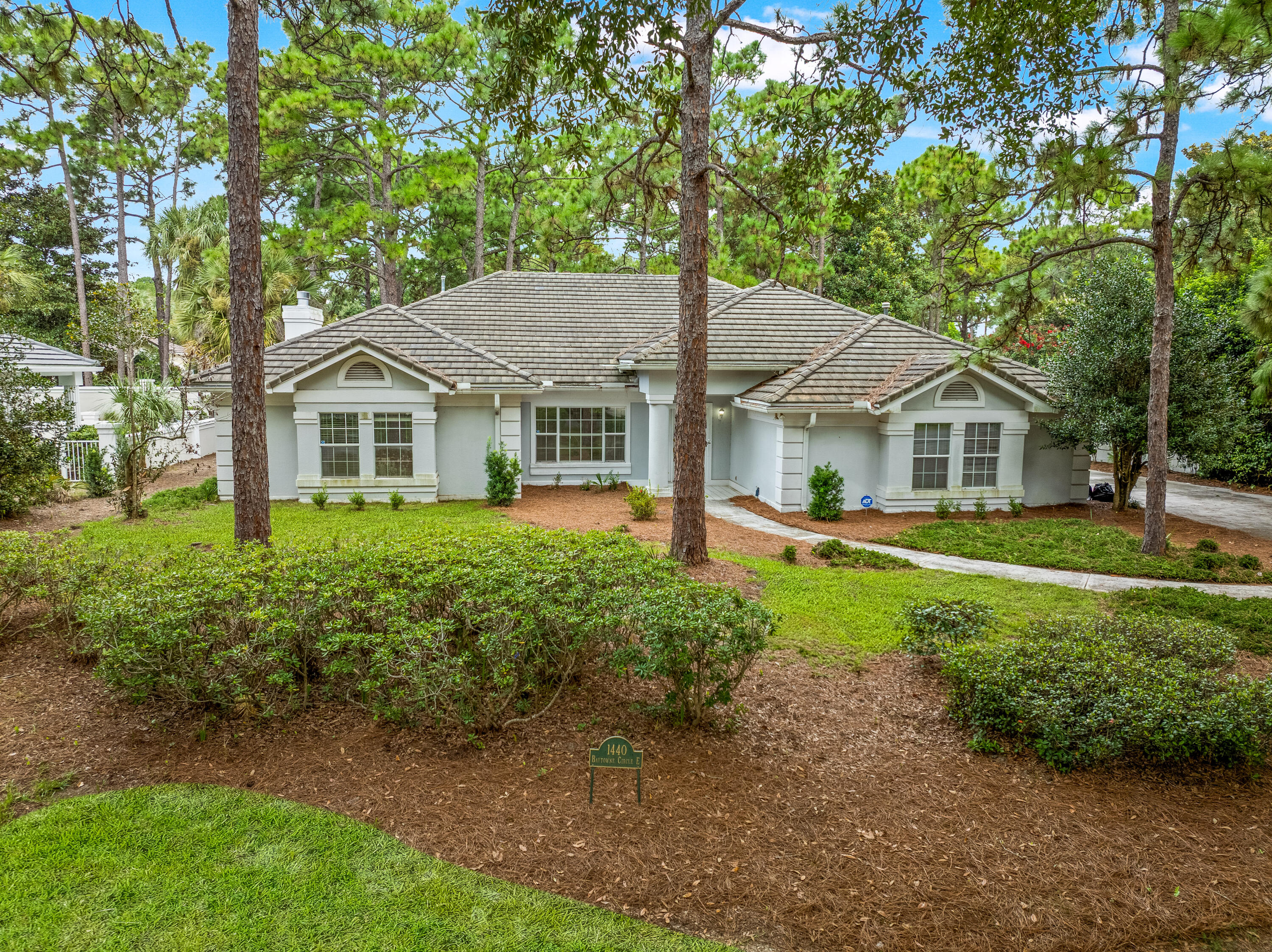 BAYTOWNE AVENUE - Residential