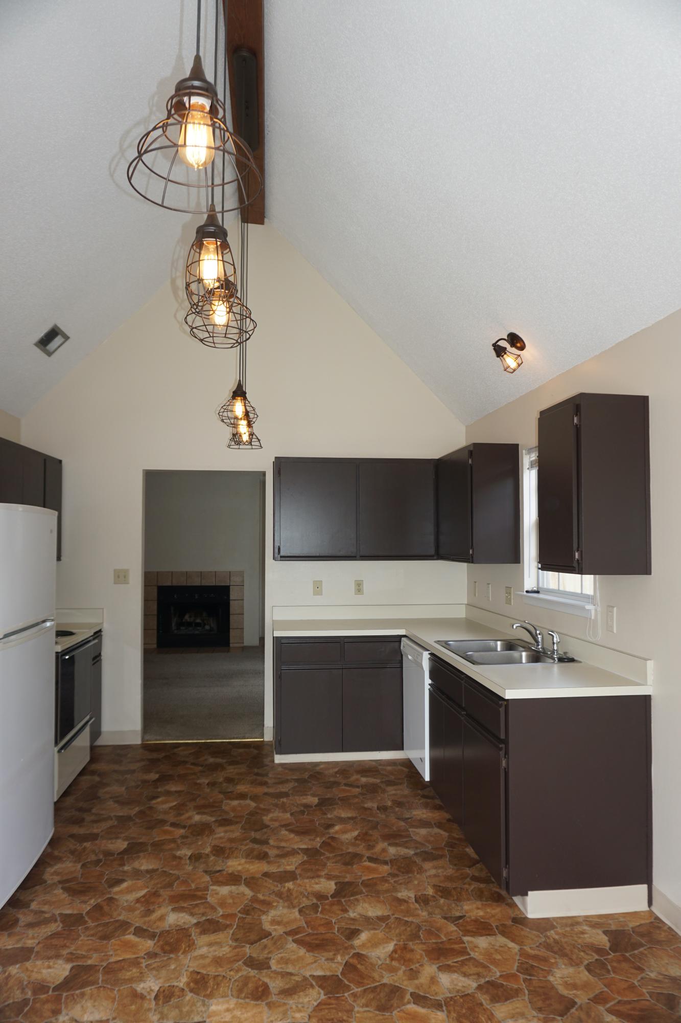 WOODLAND PARK ESTATES - Residential Lease