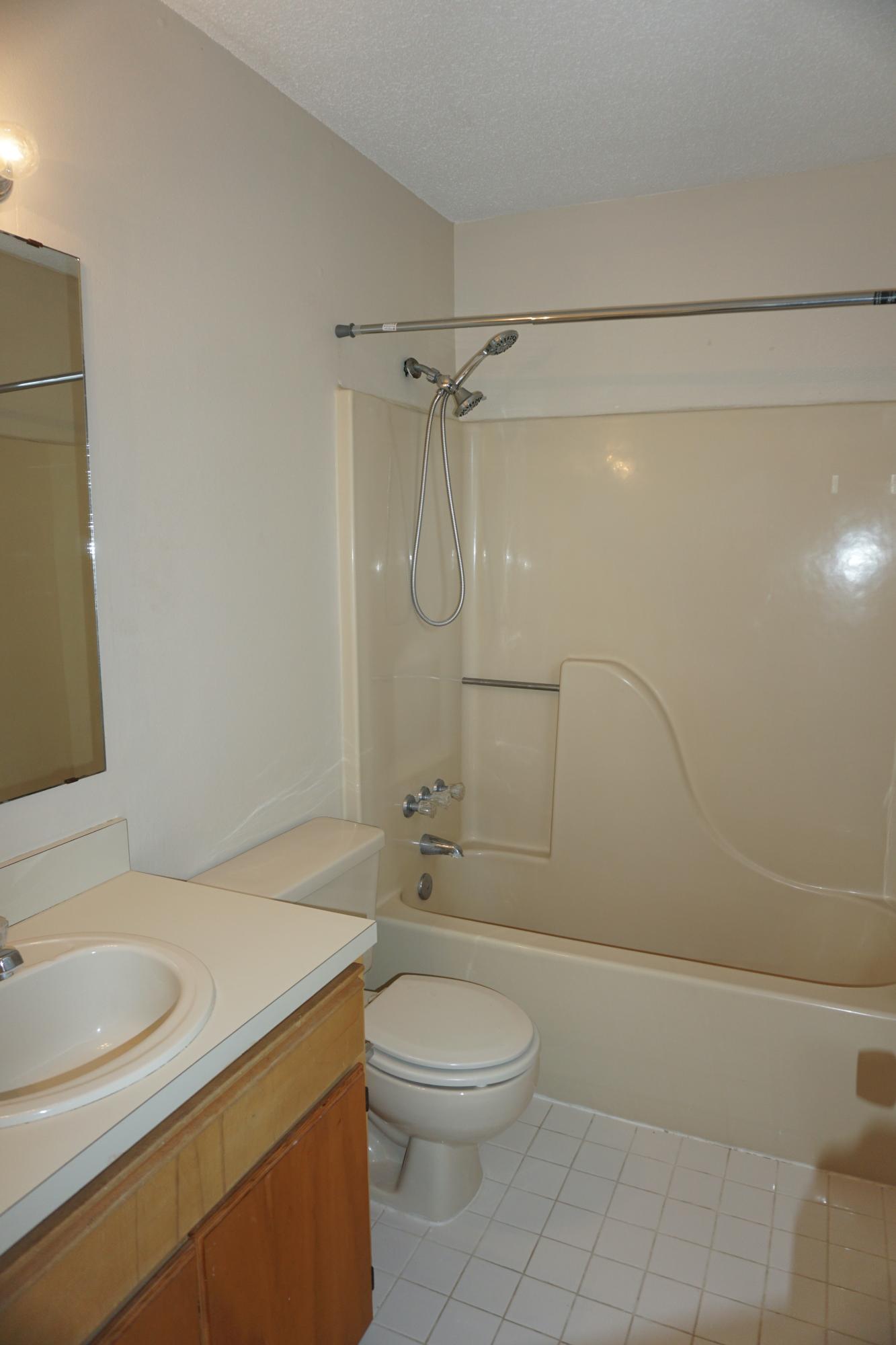 WOODLAND PARK ESTATES - Residential Lease