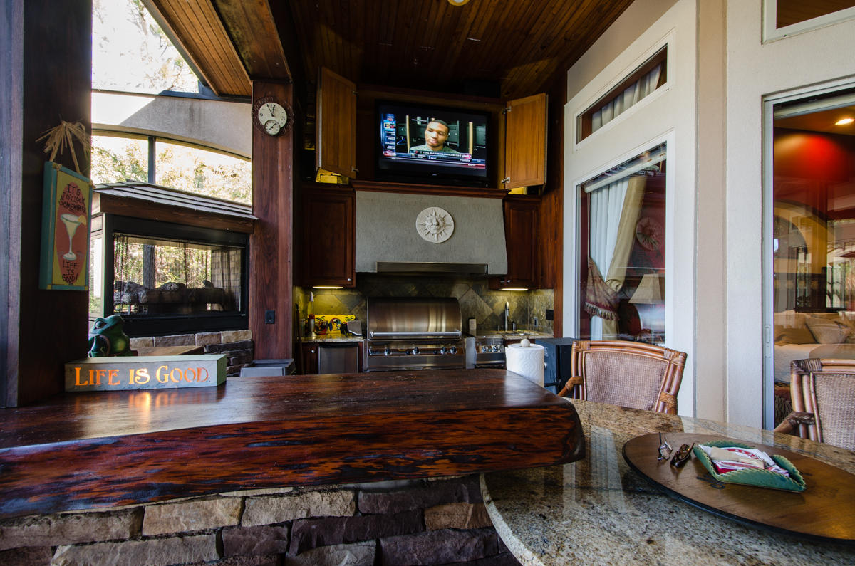 BURNT PINE - Residential Lease