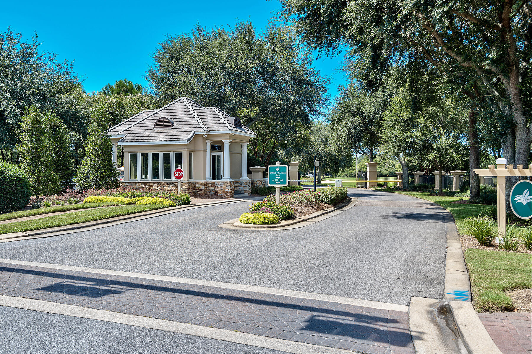 ONE WATER PLACE - Residential