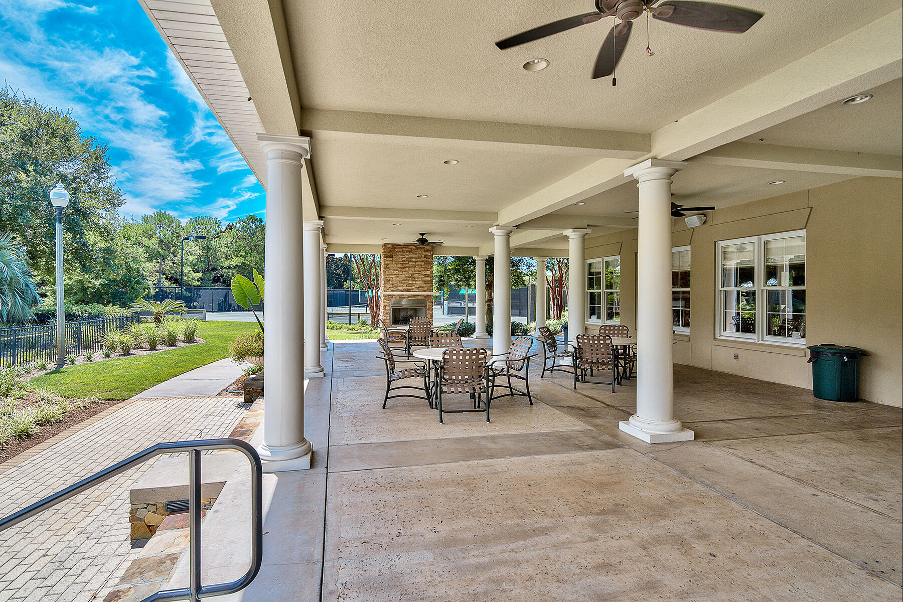 ONE WATER PLACE - Residential