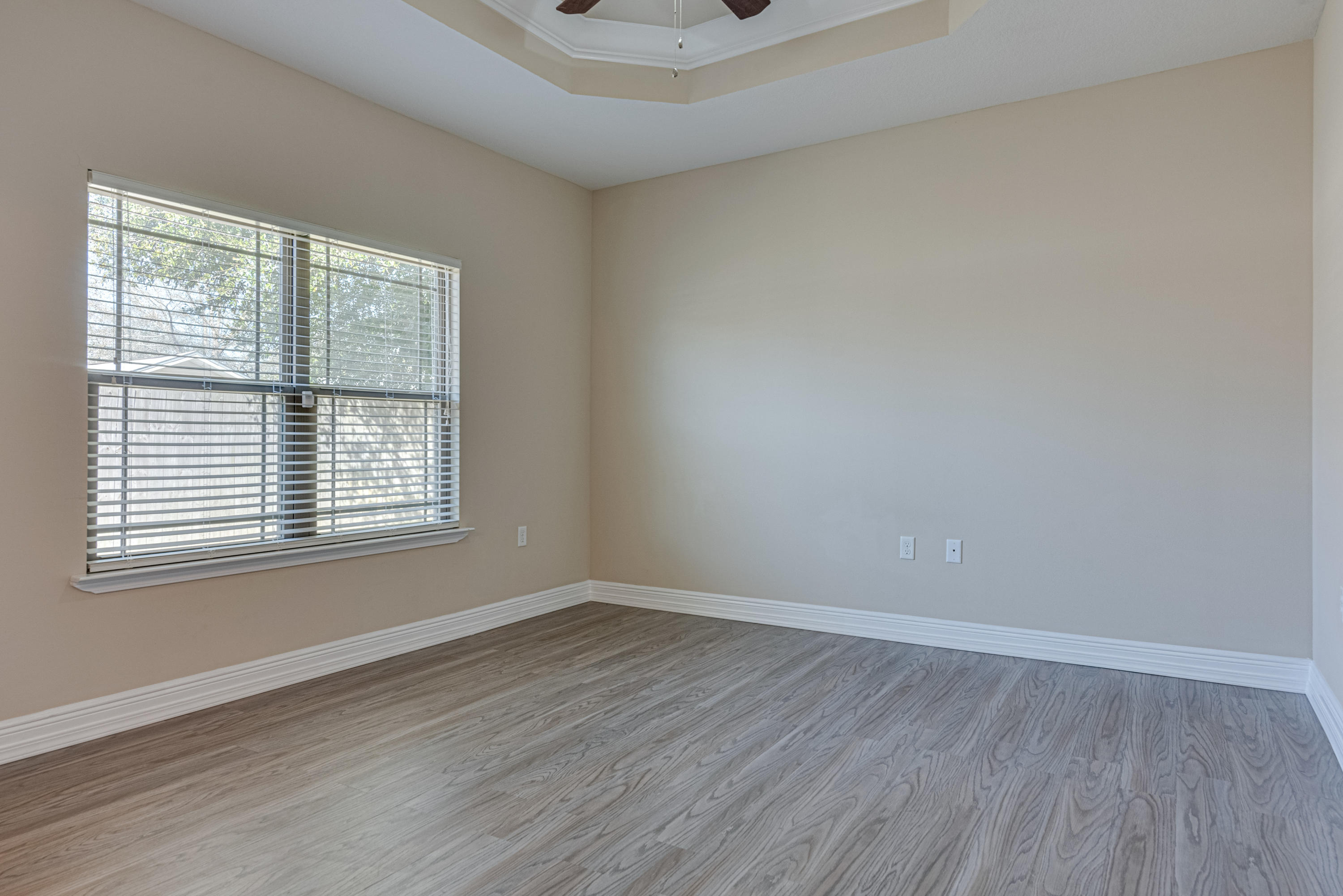 METES & BOUNDS - Residential Lease