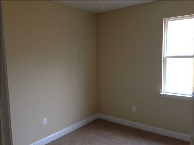 INDIAN WOMAN - Residential Lease