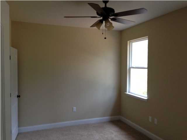 INDIAN WOMAN - Residential Lease