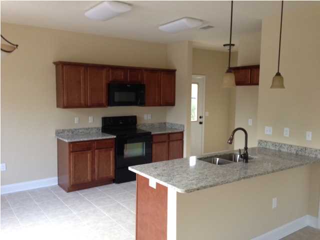 INDIAN WOMAN - Residential Lease