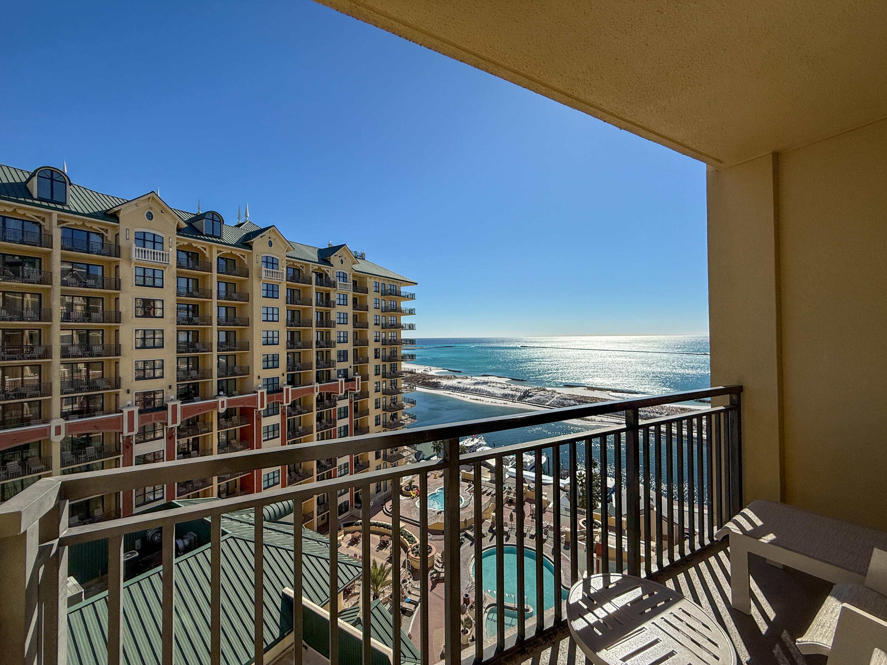 EMERALD GRANDE - Residential