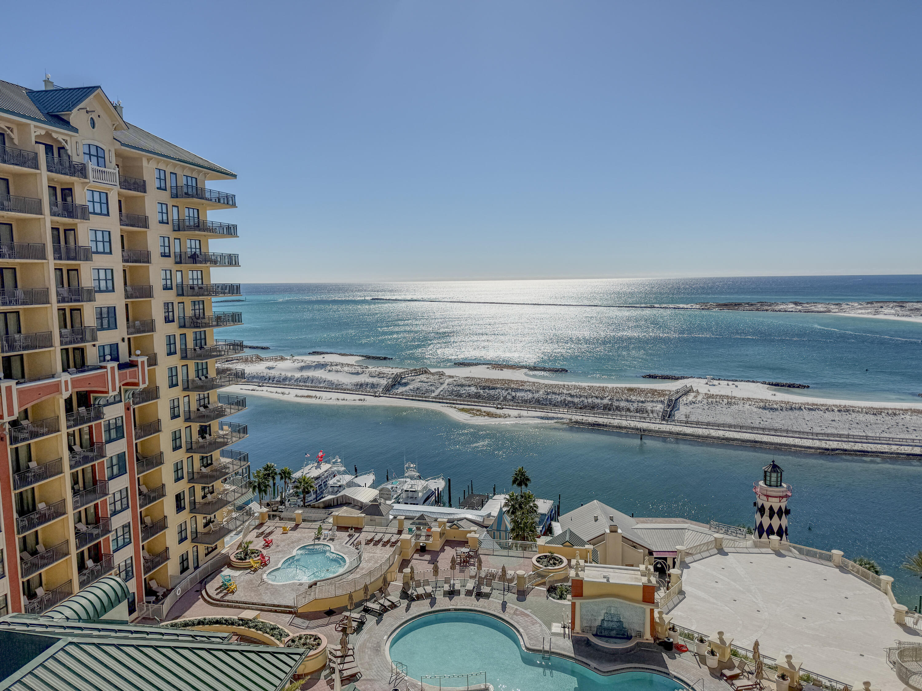 EMERALD GRANDE - Residential