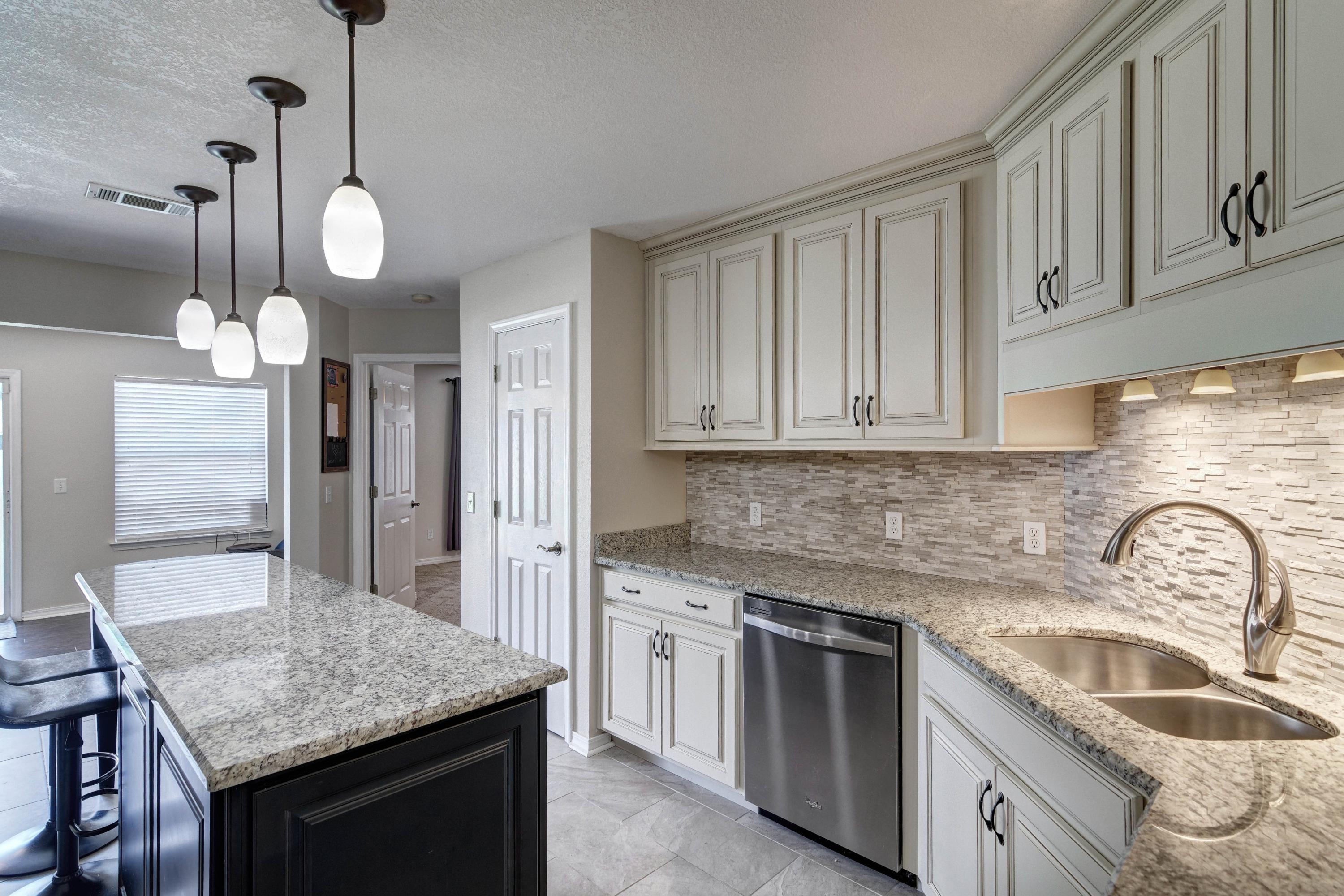 HOLLEY BY THE SEA - Residential