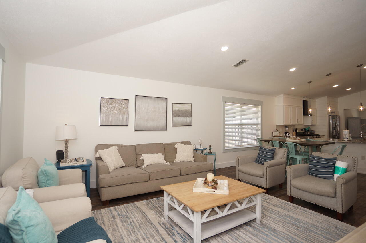 PARADISE RETREAT - Residential